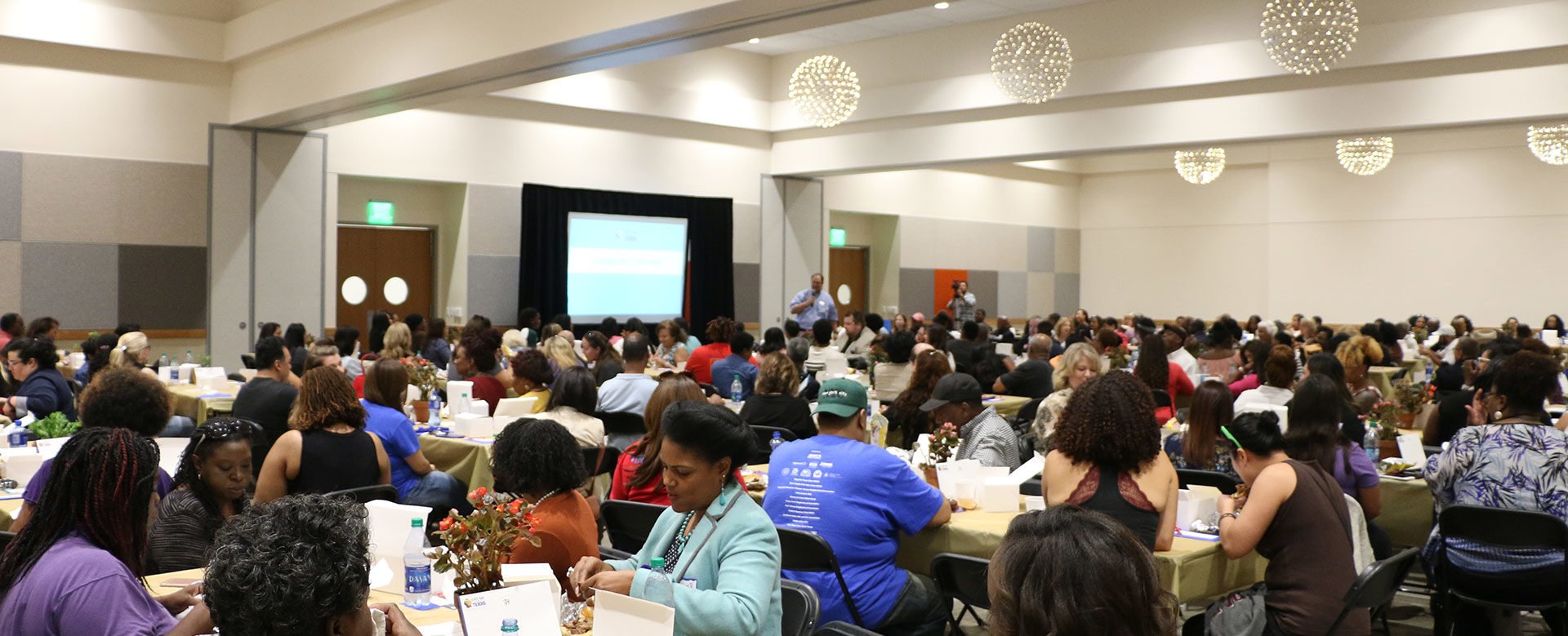 gray computer monitor