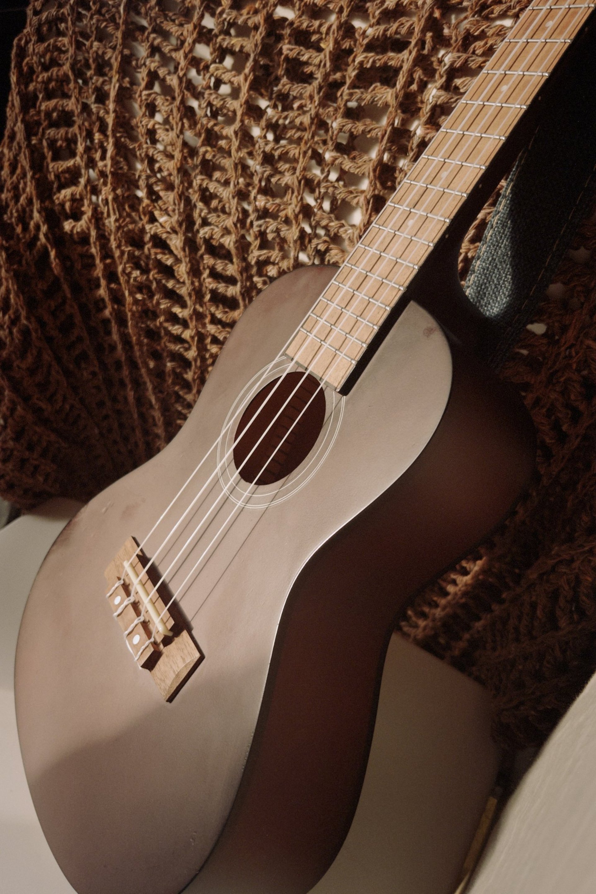 gray computer monitor