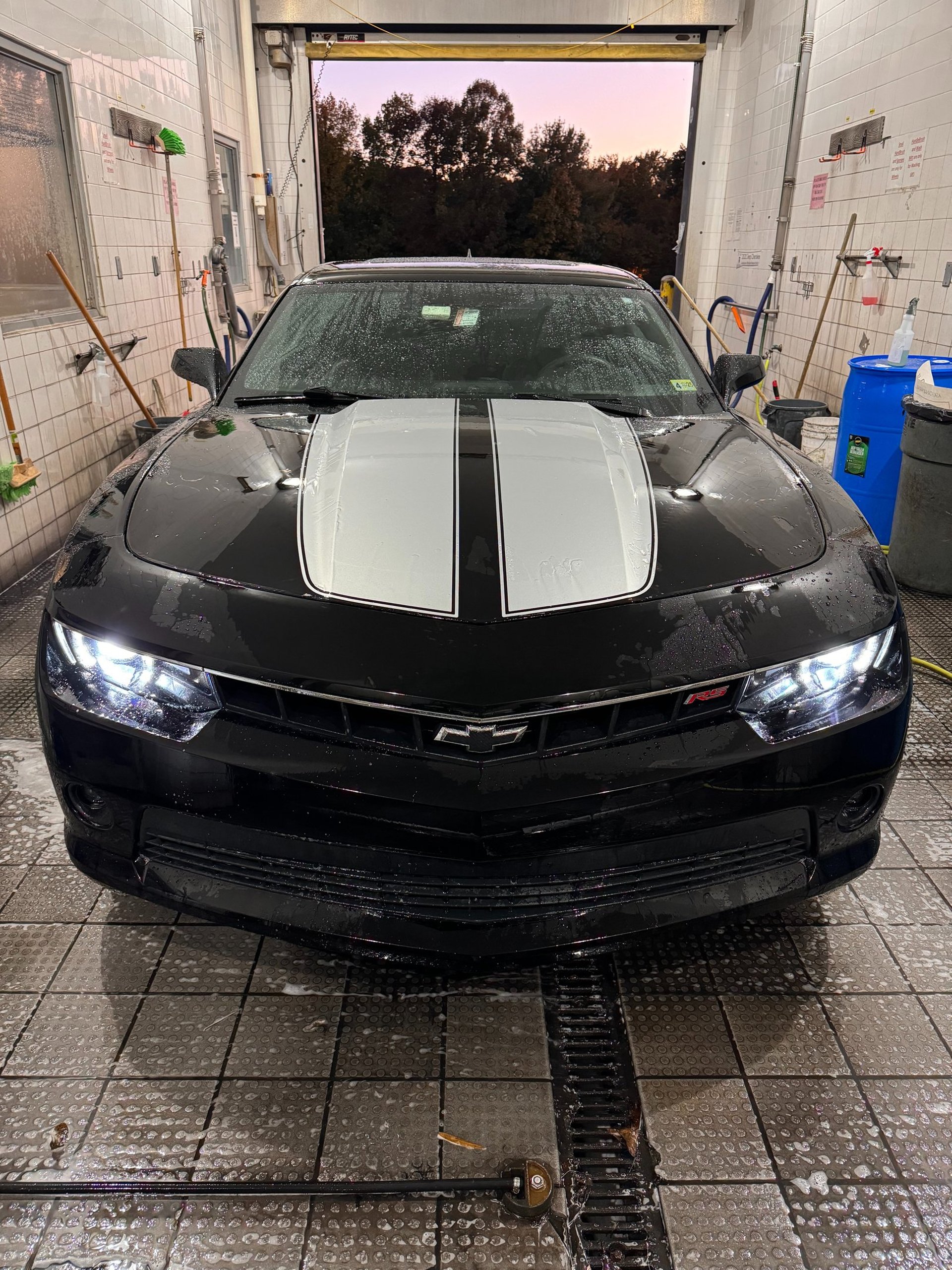 black and white bed linen