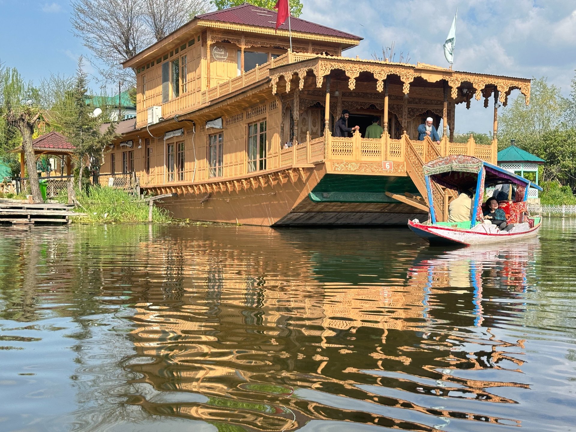 black and white bed linen