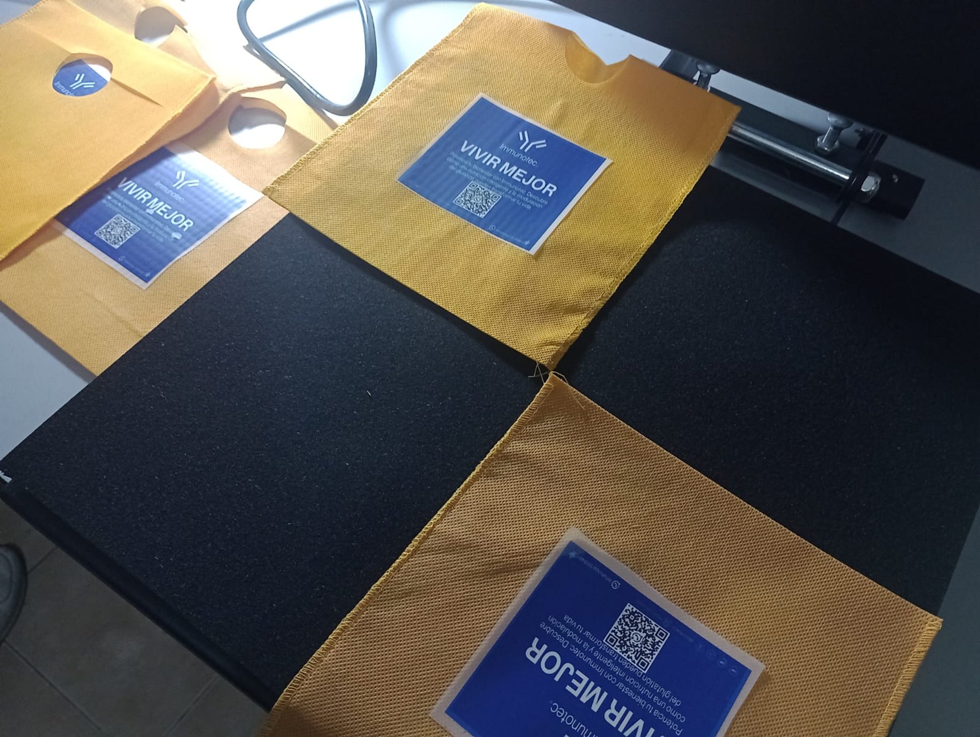 black and white bed linen