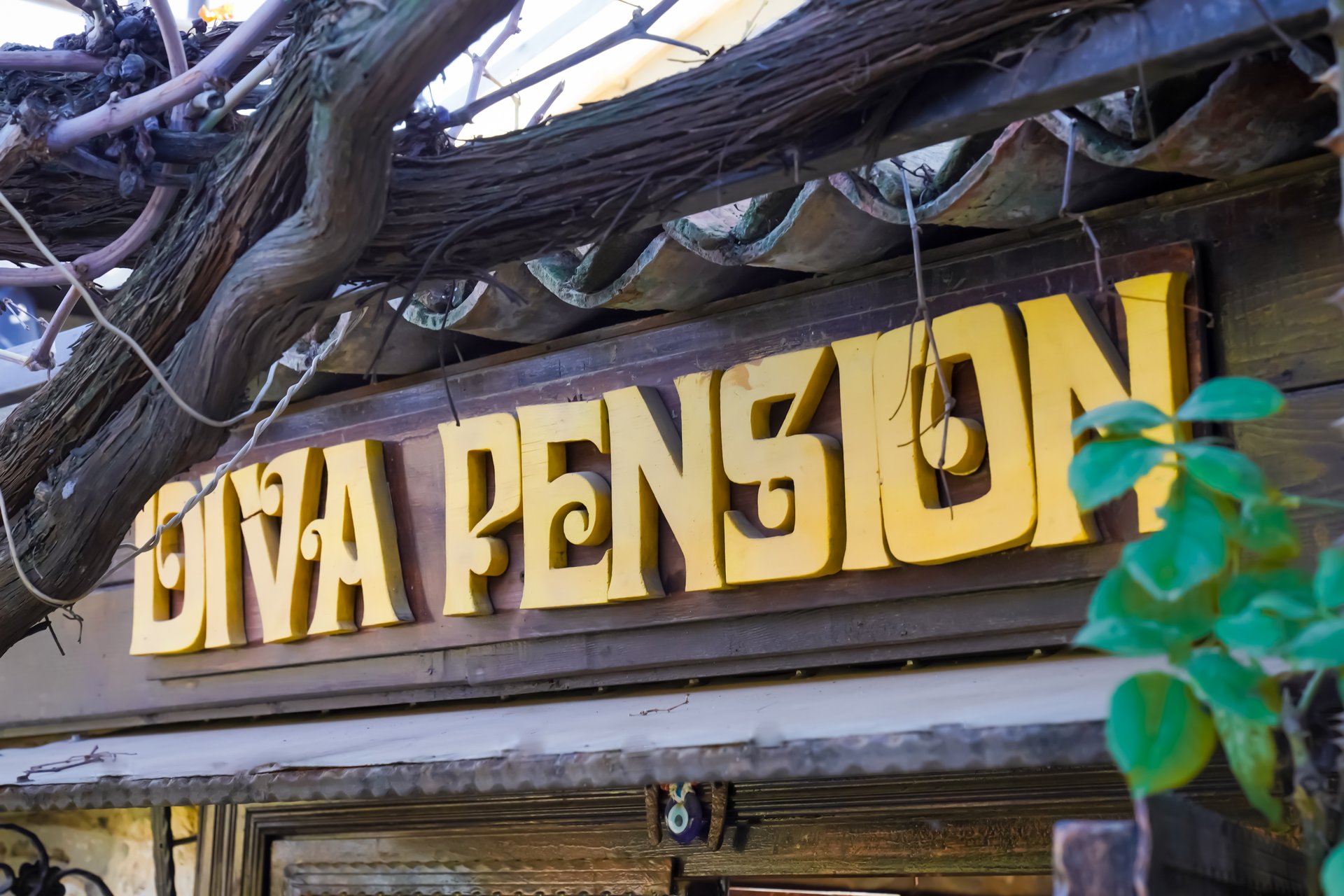 black and white bed linen