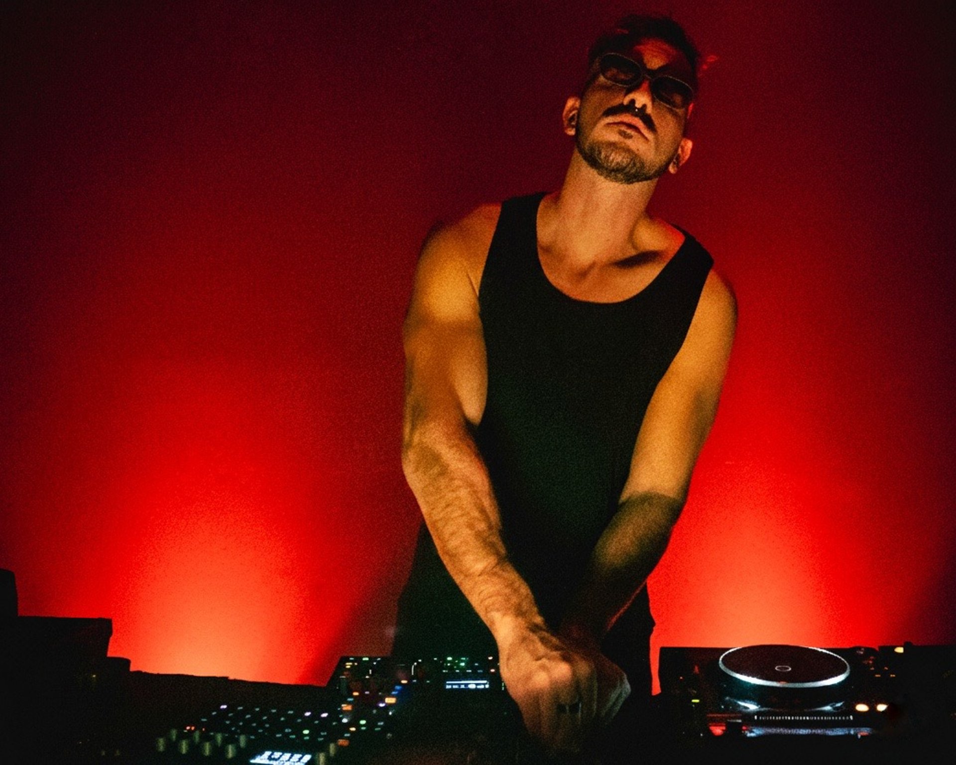 black and white bed linen