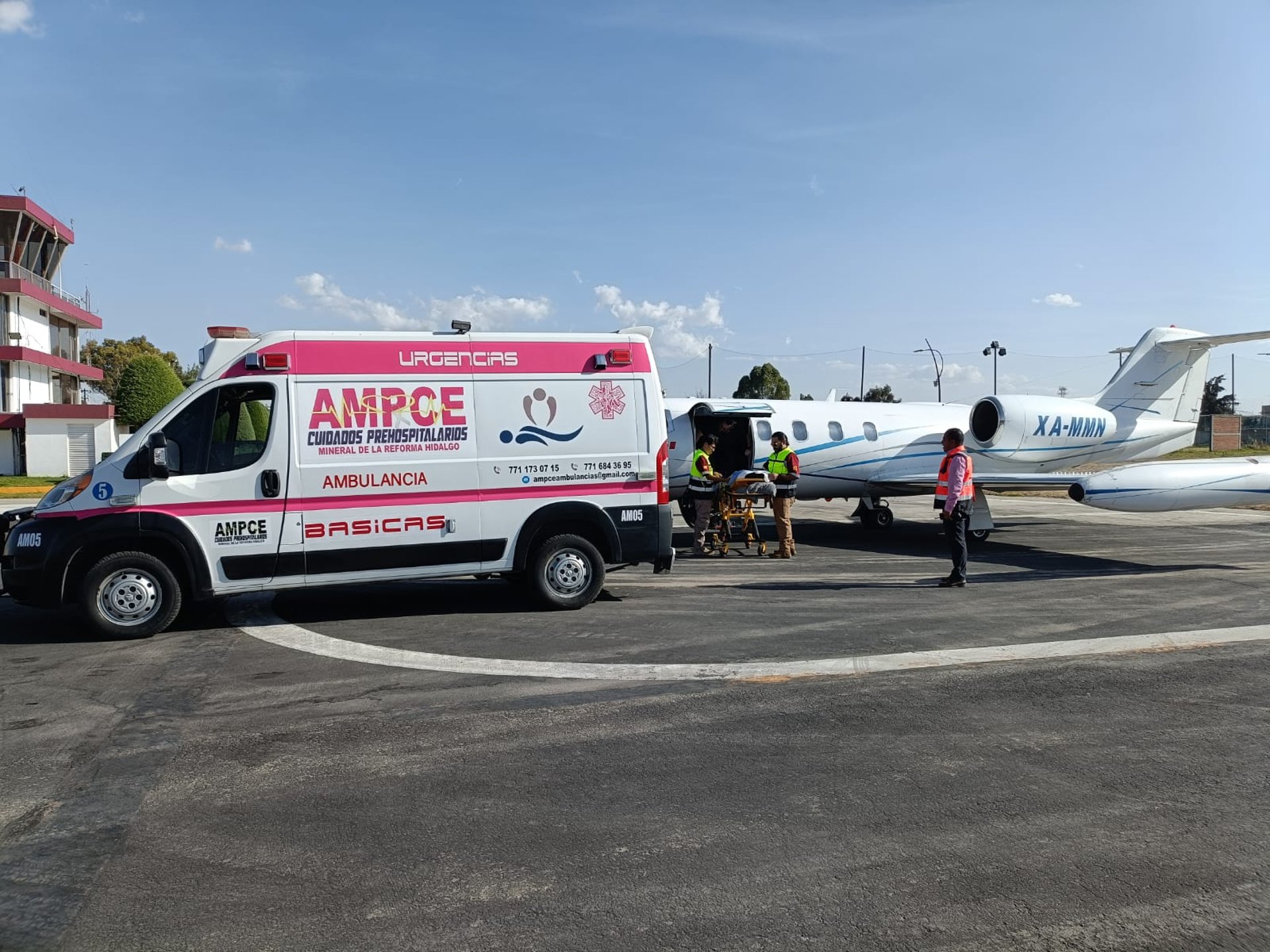 black and brown leather padded tub sofa