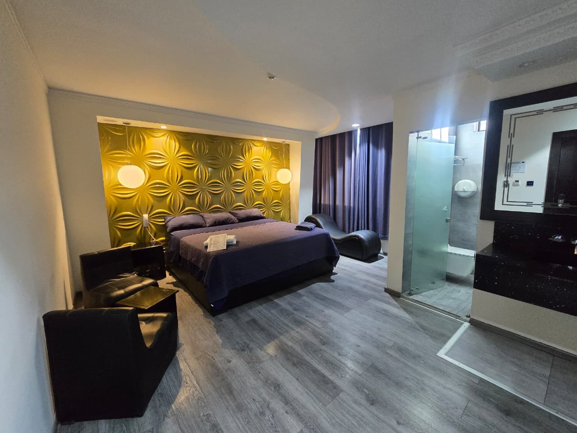 black and white bed linen