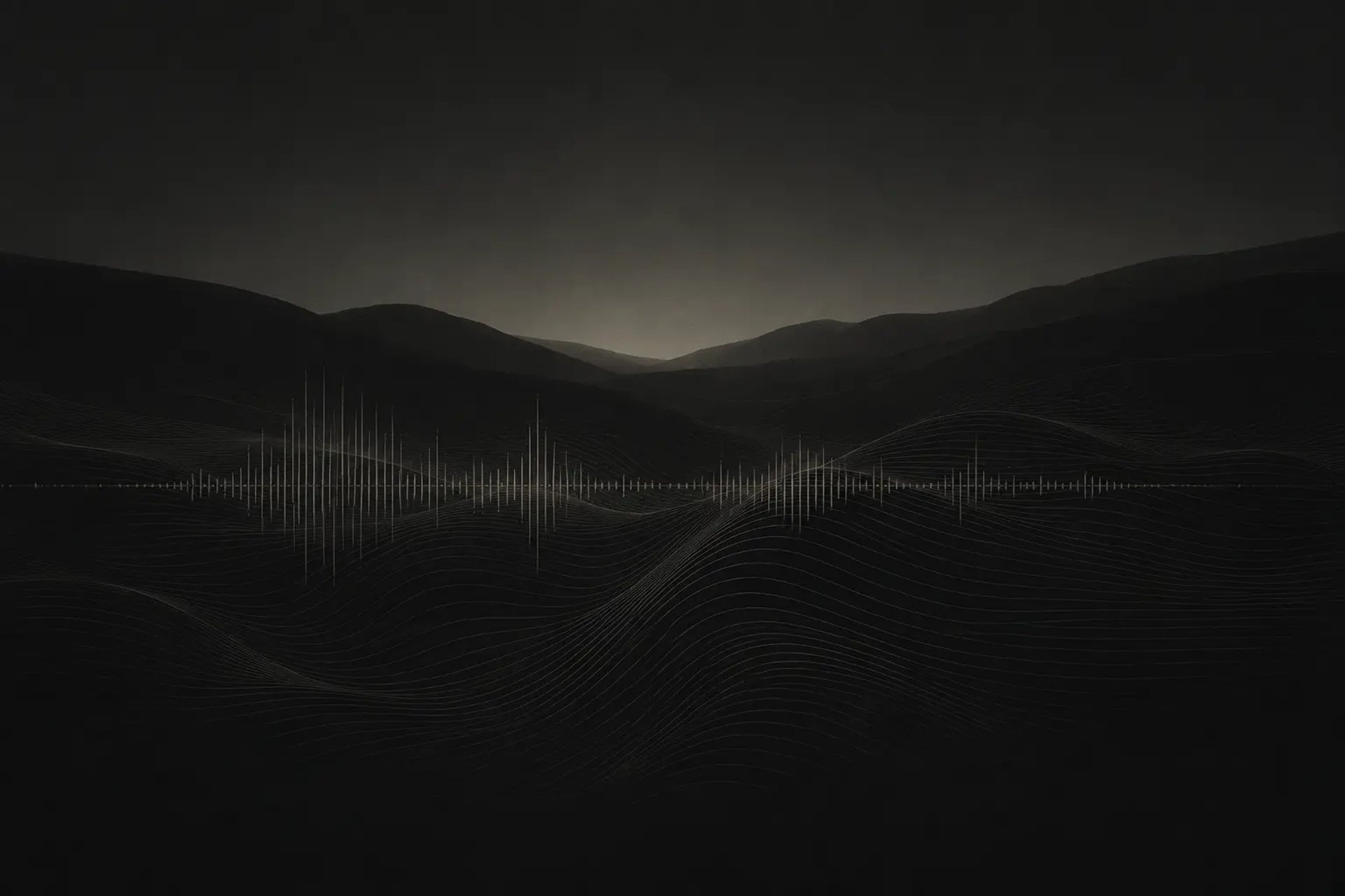 Mystische Berglandschaft mit digitaler Audio-Wellenform und Frequenzvisualisierung vor dunklem Himmel