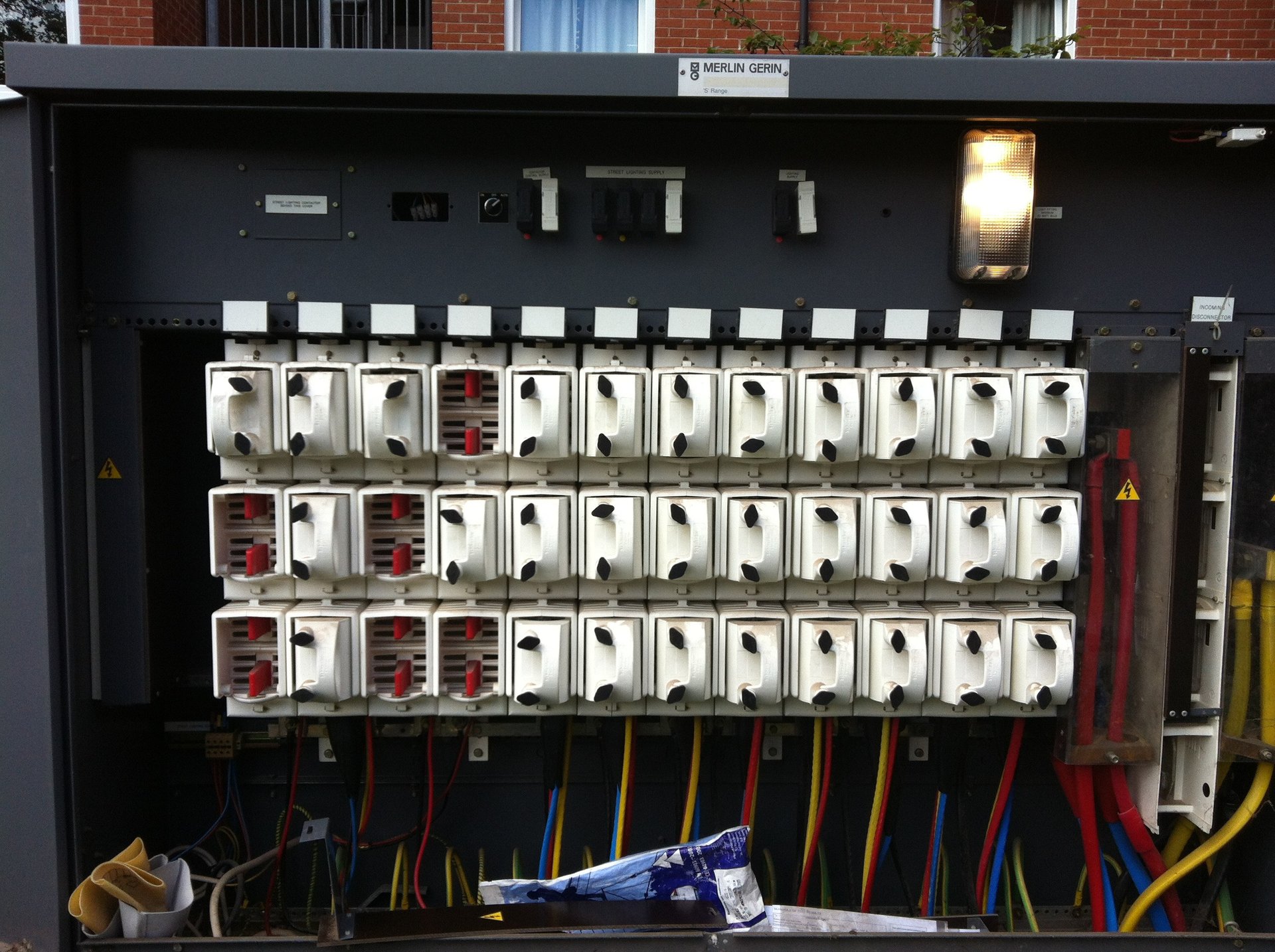 black and white bed linen