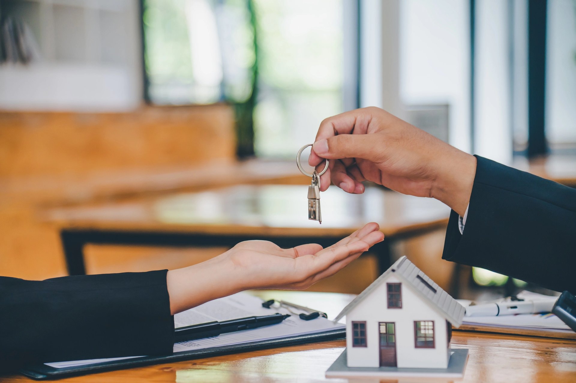 black and white bed linen