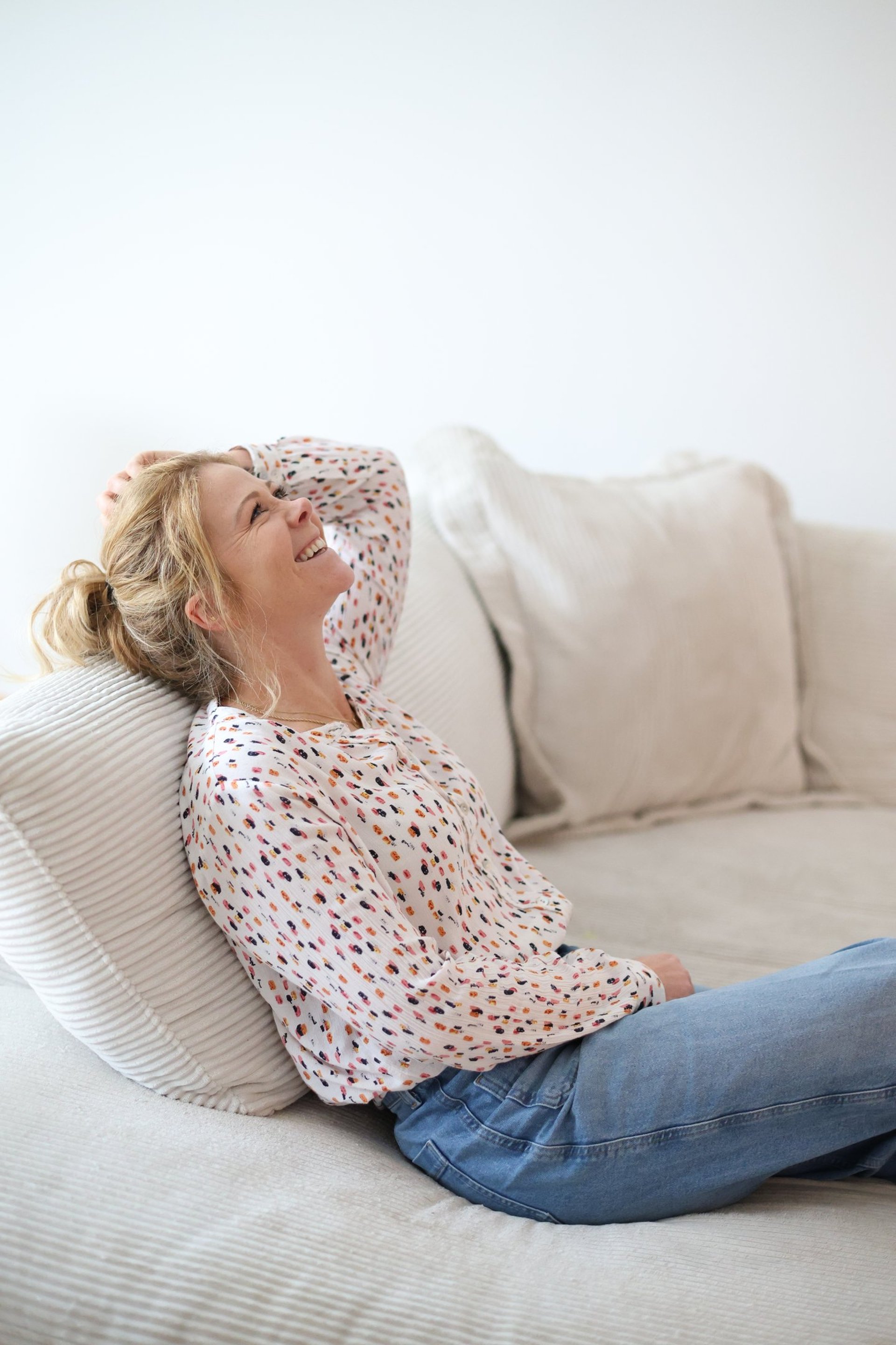 black and white bed linen