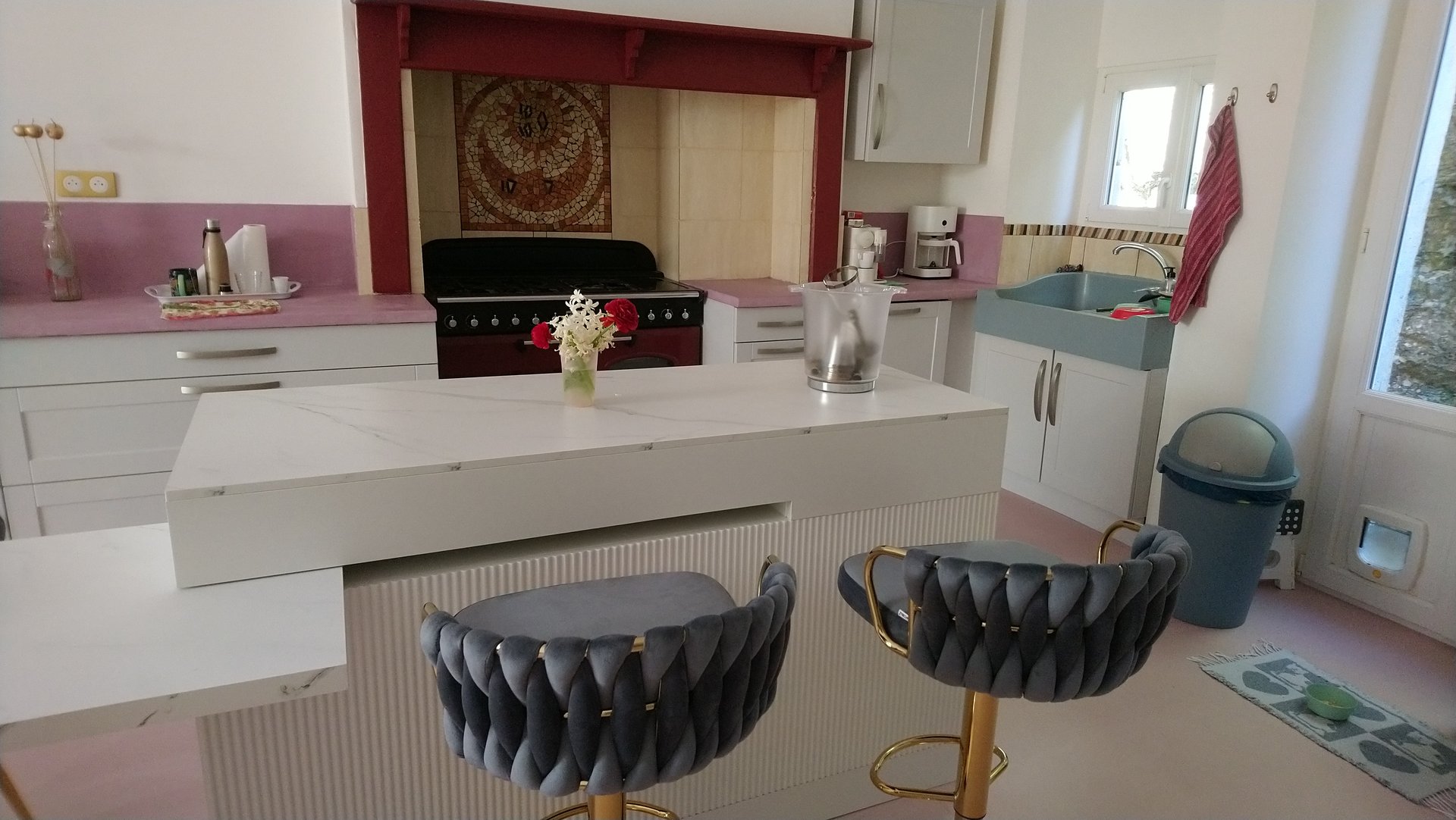 black and white bed linen