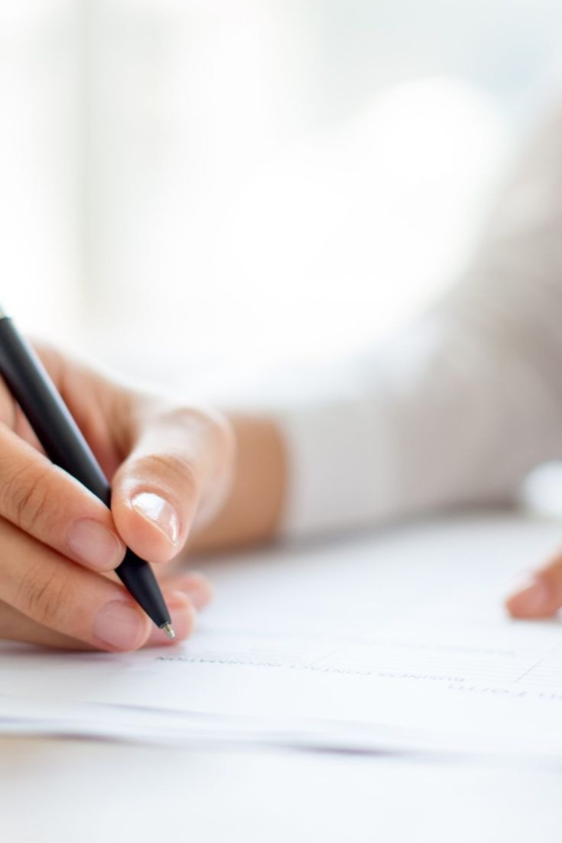 gray computer monitor