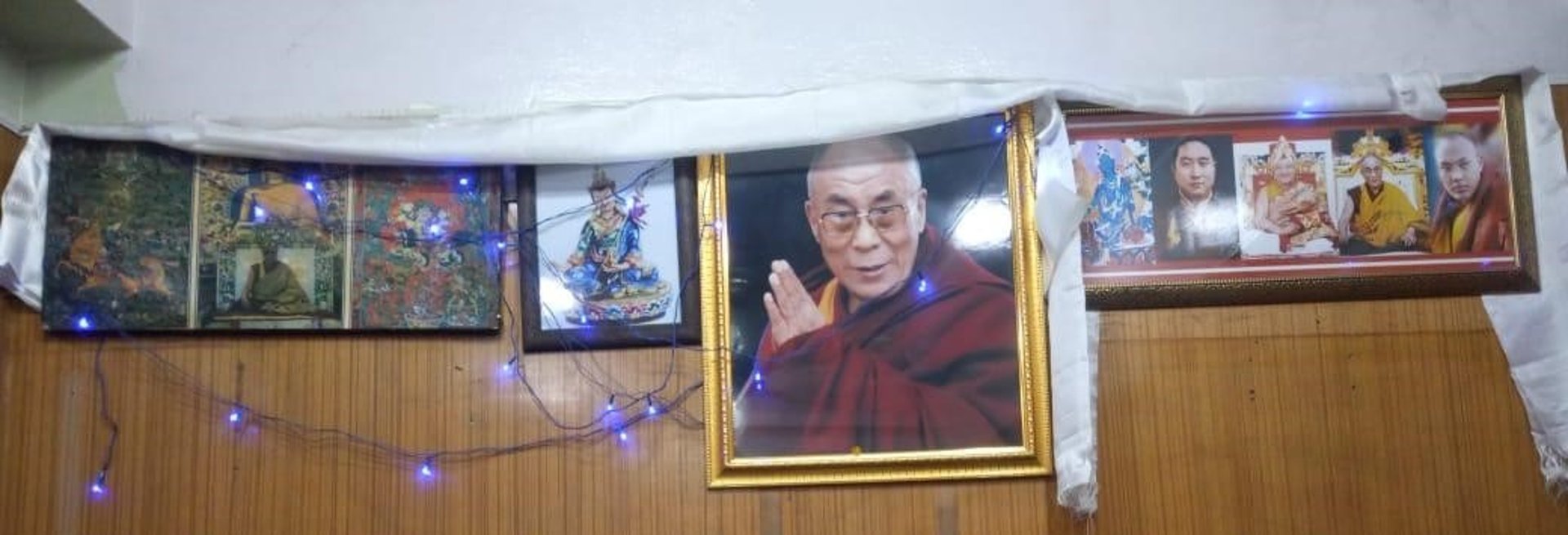 black and white bed linen