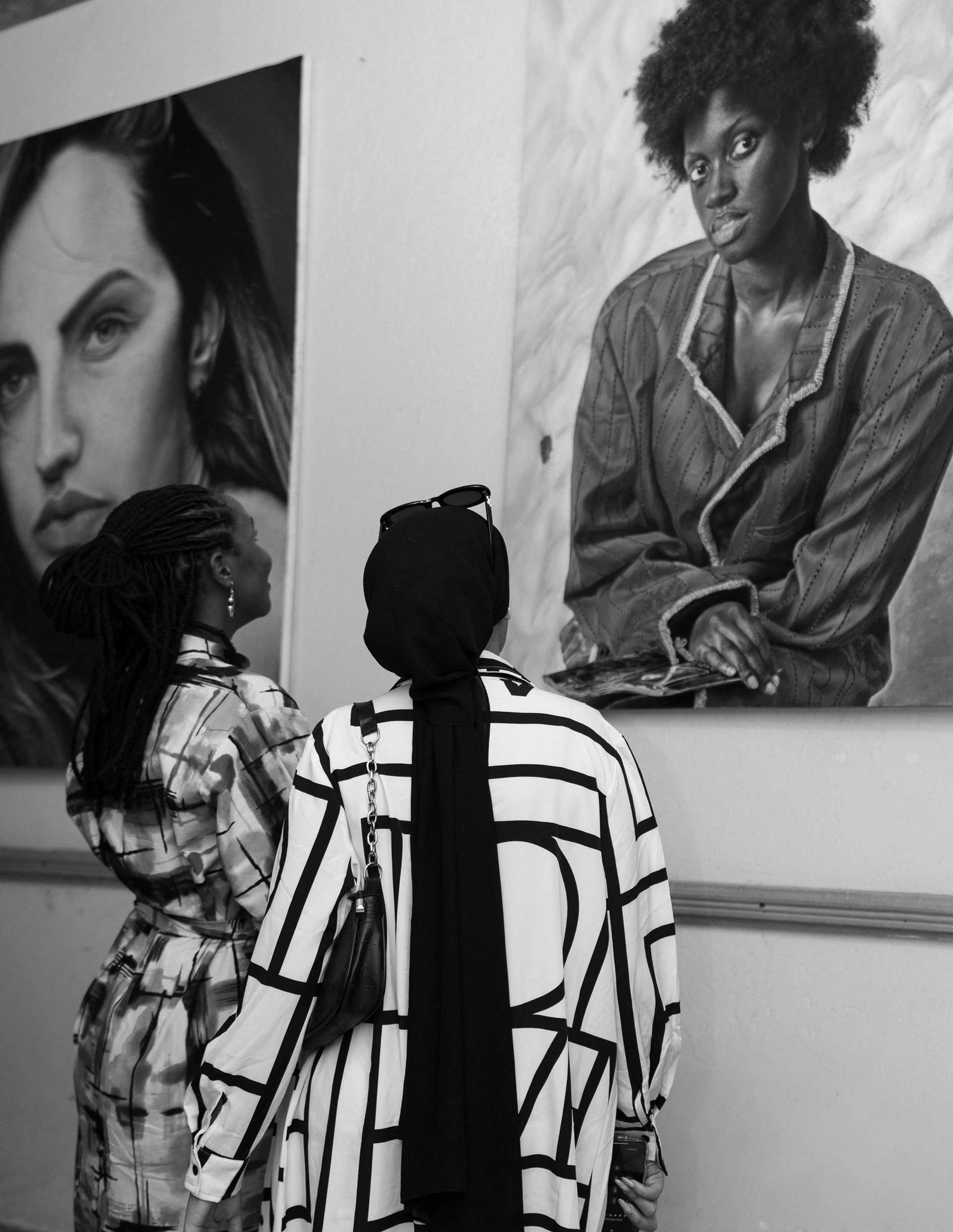 black and white bed linen