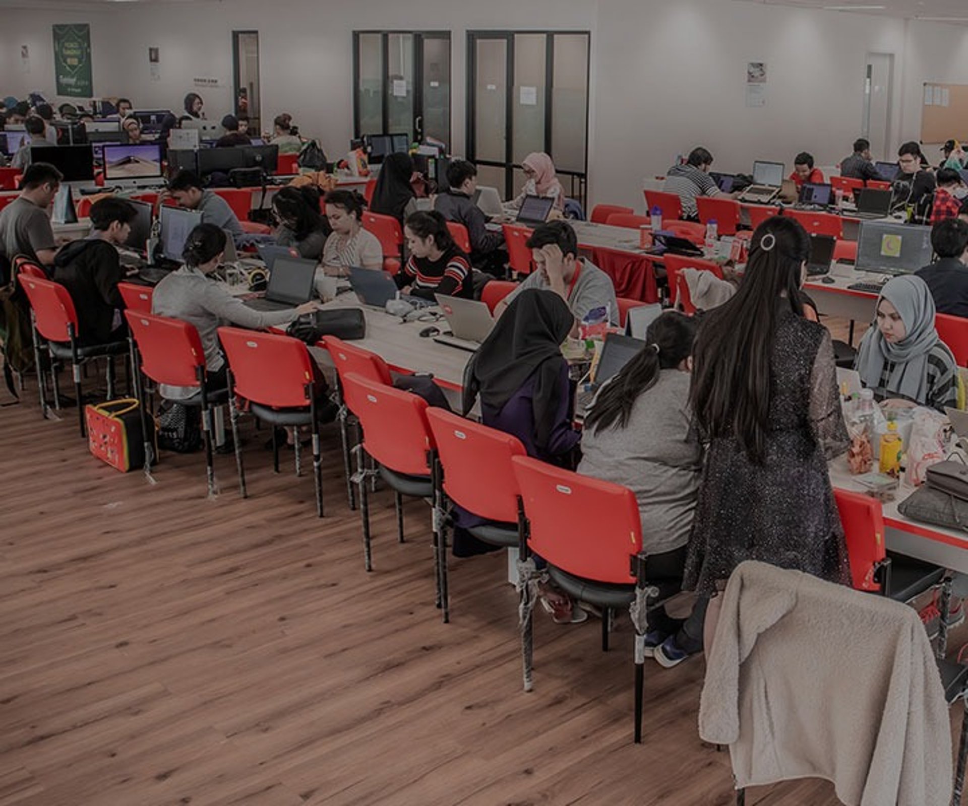 black and white bed linen