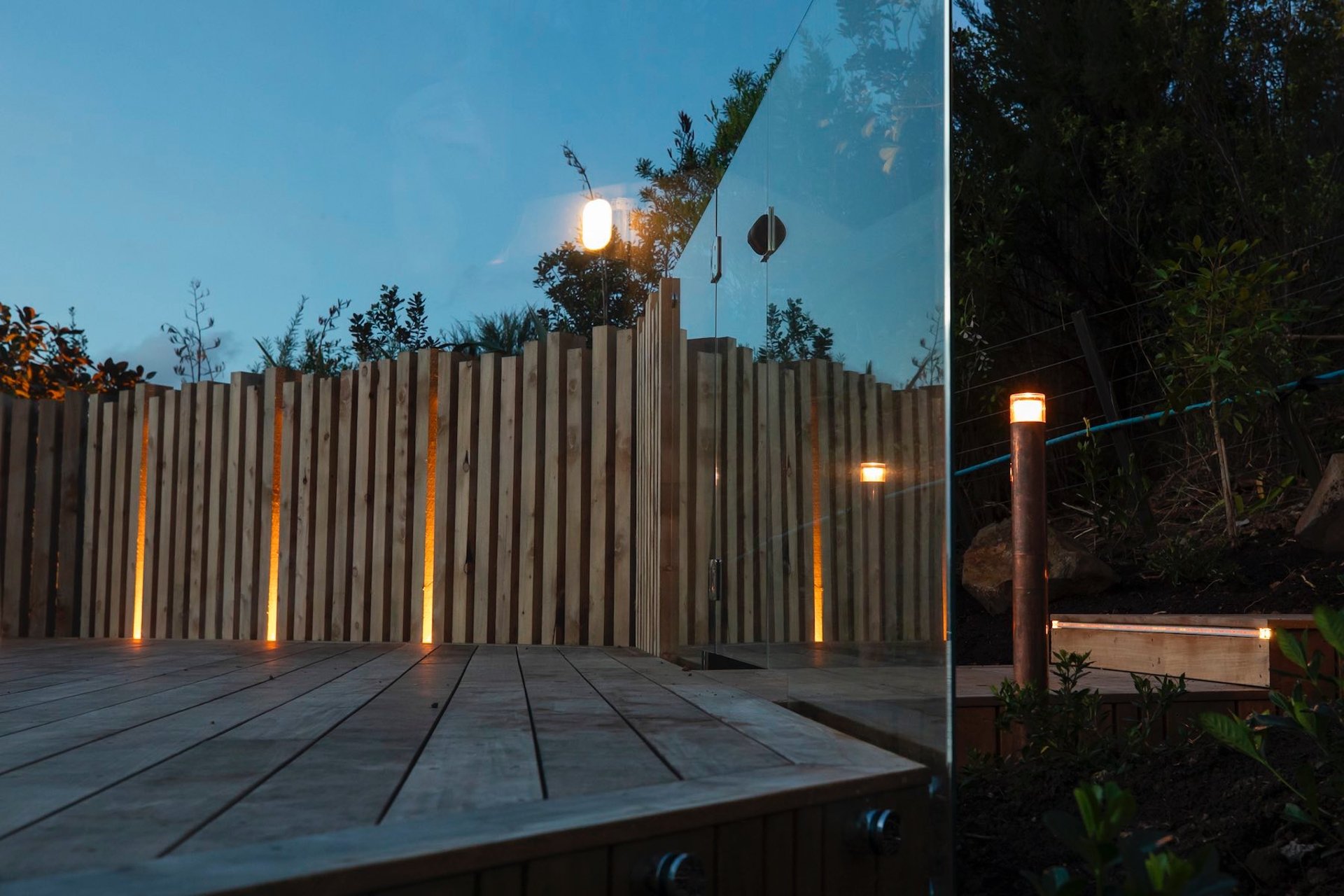 Deck with custom balustrade and lighting - CHR Builders