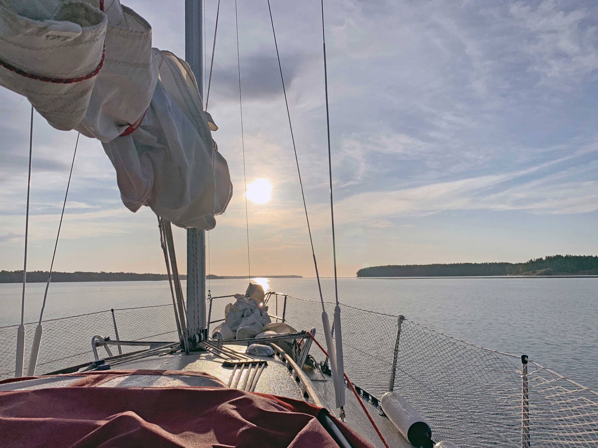 black and white bed linen