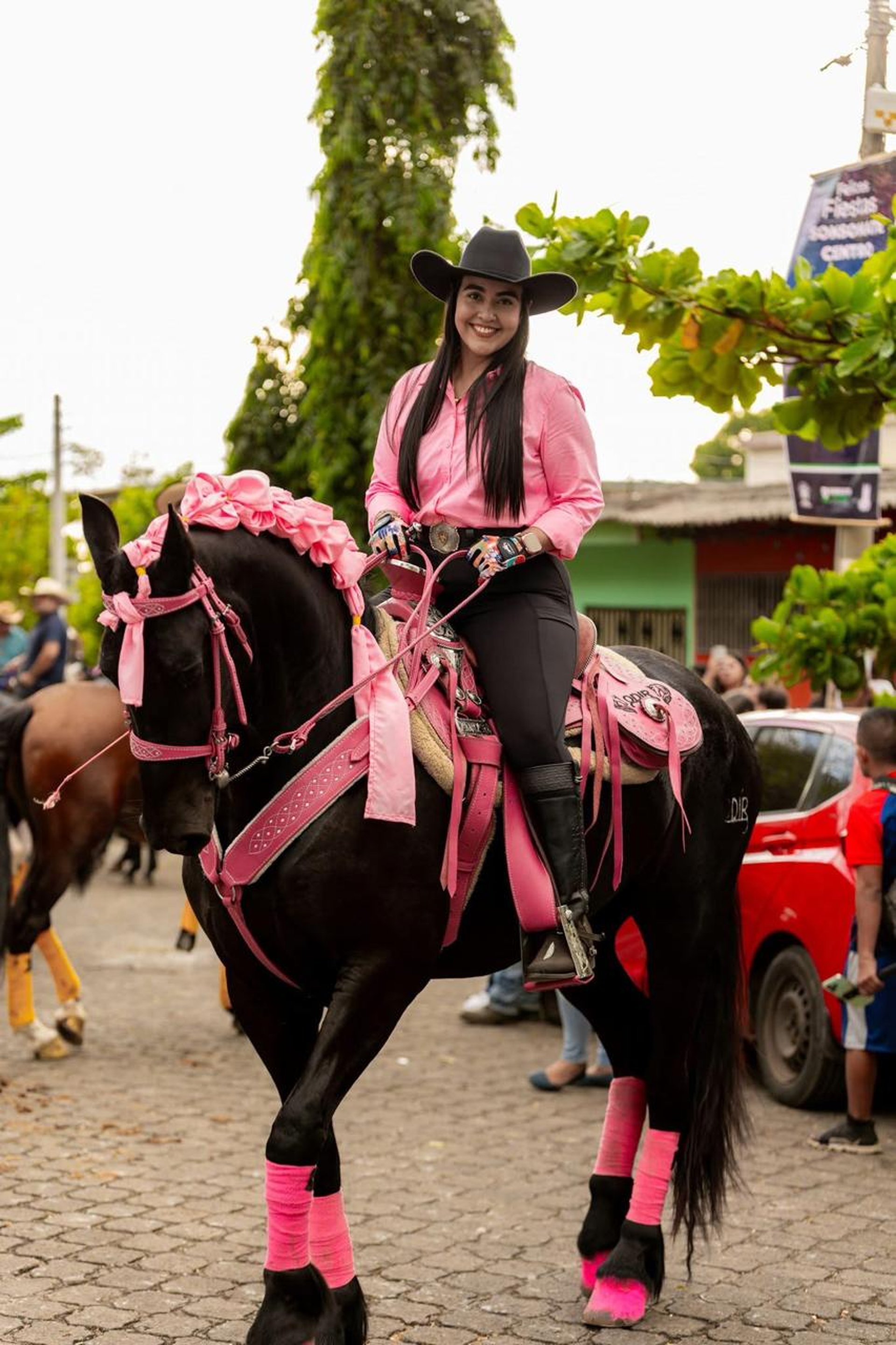 gray computer monitor