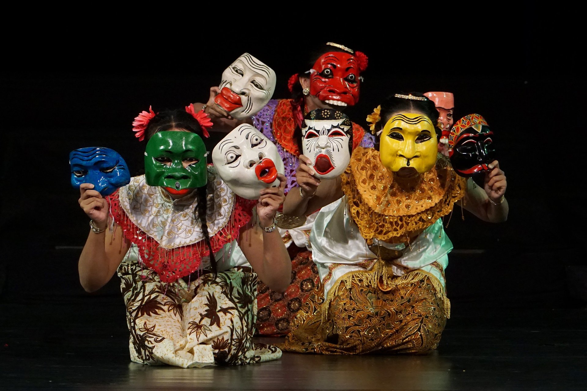 black and white bed linen