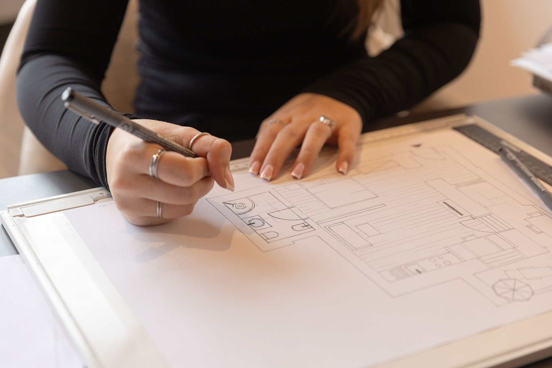 black and white bed linen