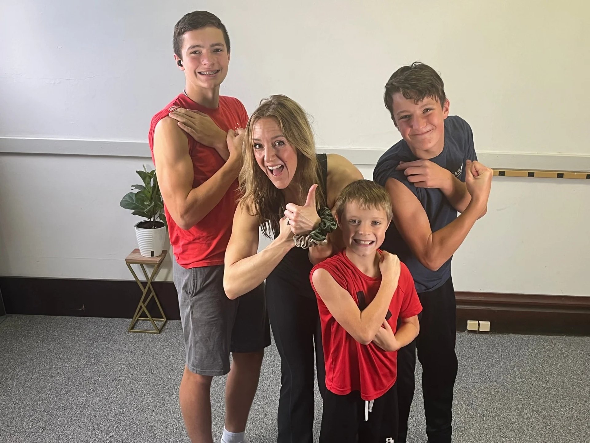 gray computer monitor