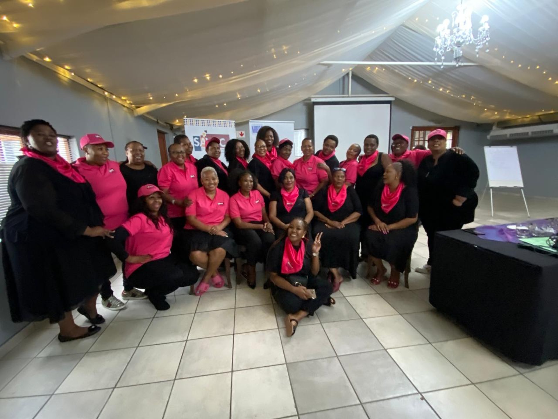 black and white bed linen