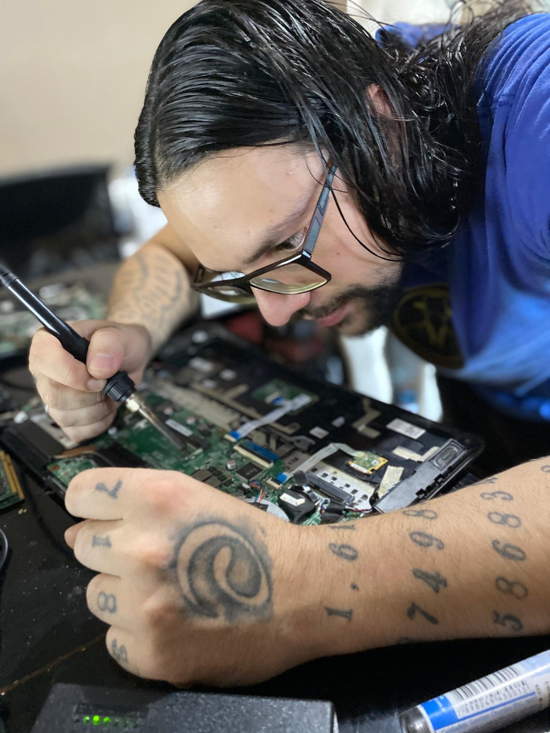 black and white bed linen