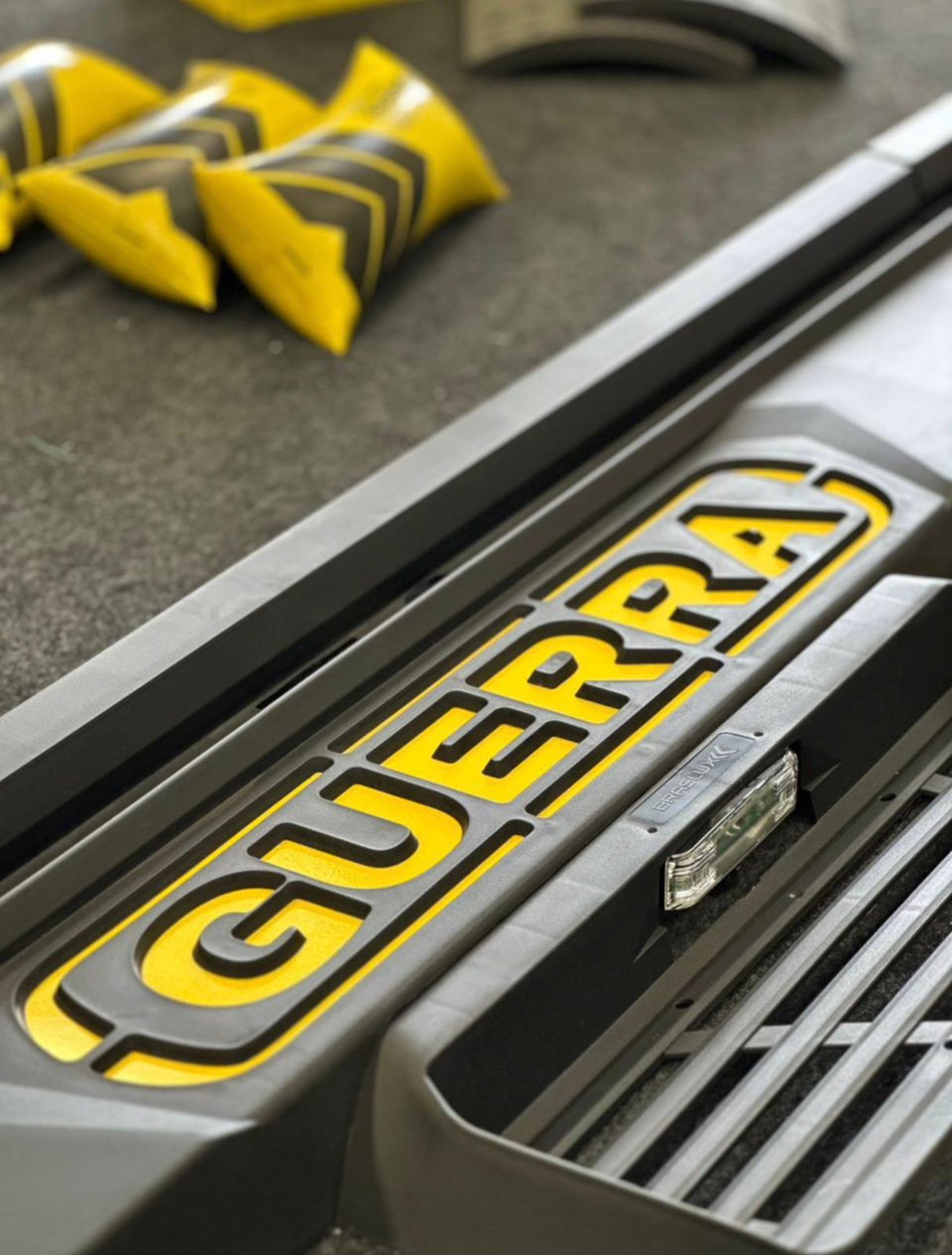 gray computer monitor