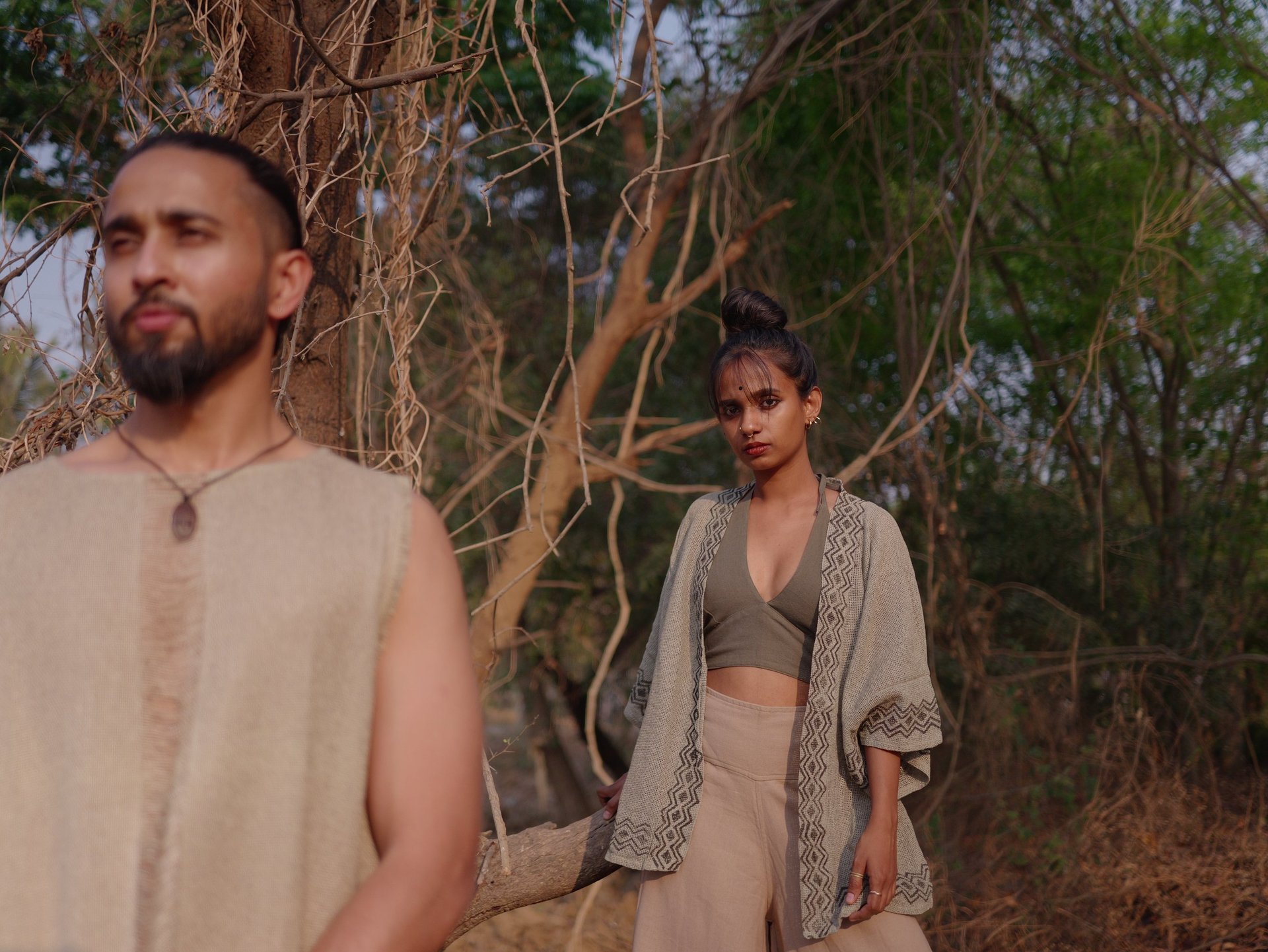 gray computer monitor