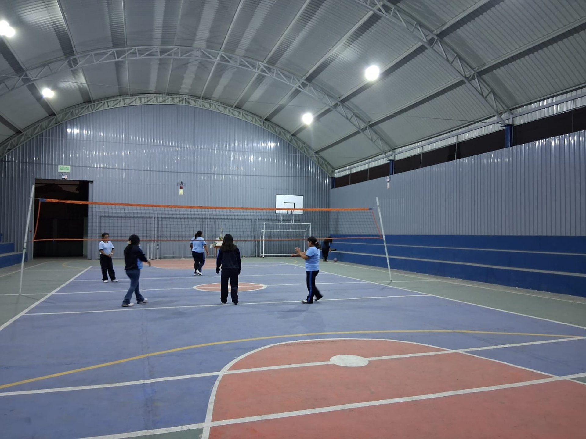 gray computer monitor