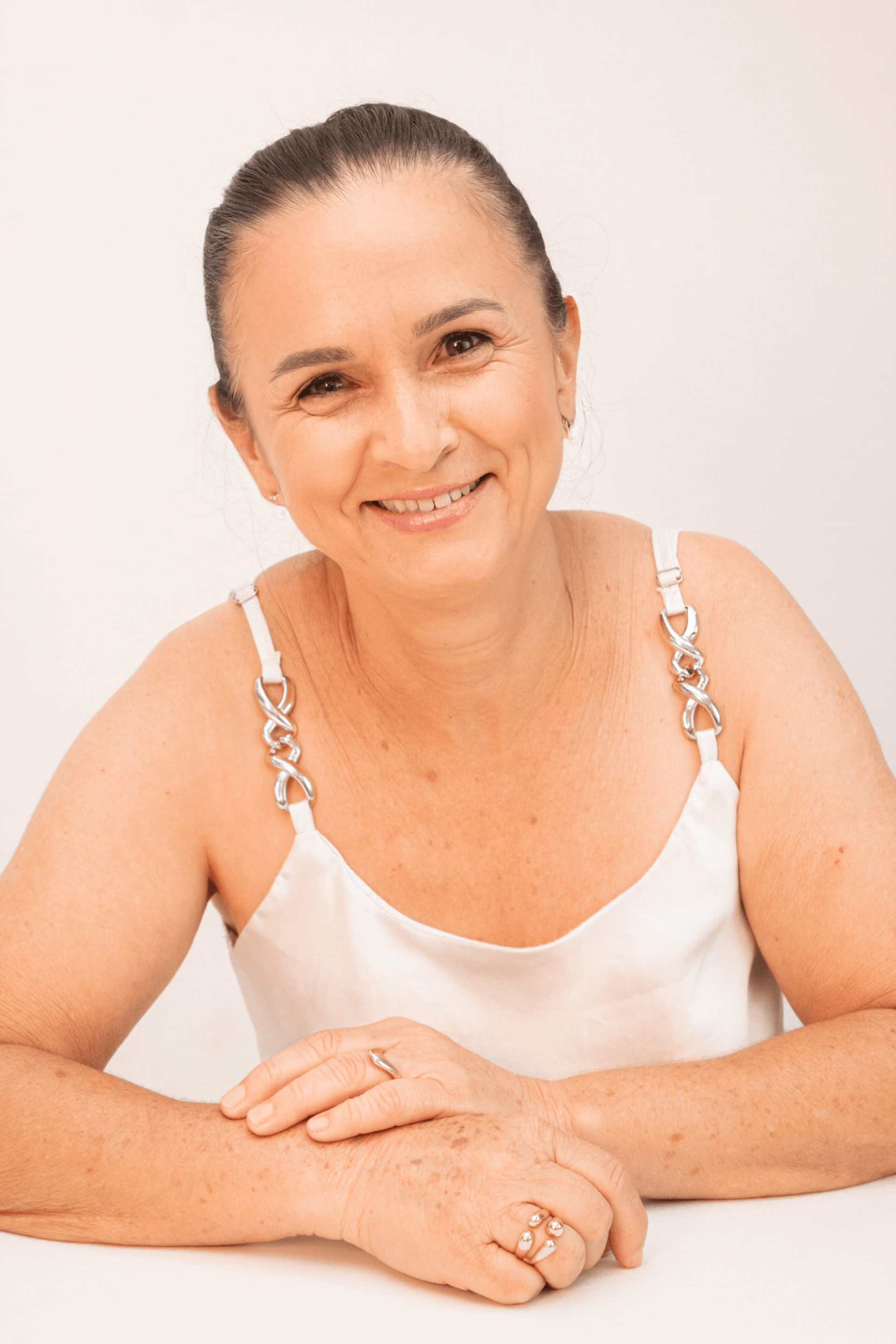 gray computer monitor