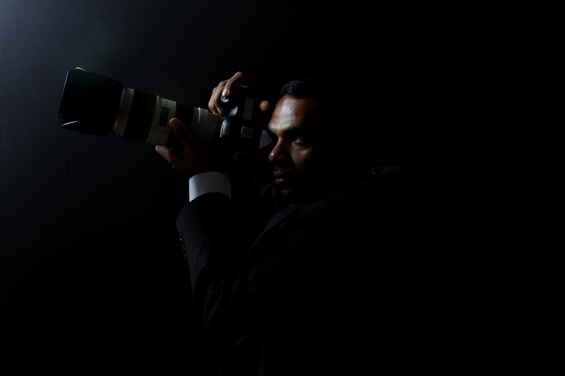 black and white bed linen