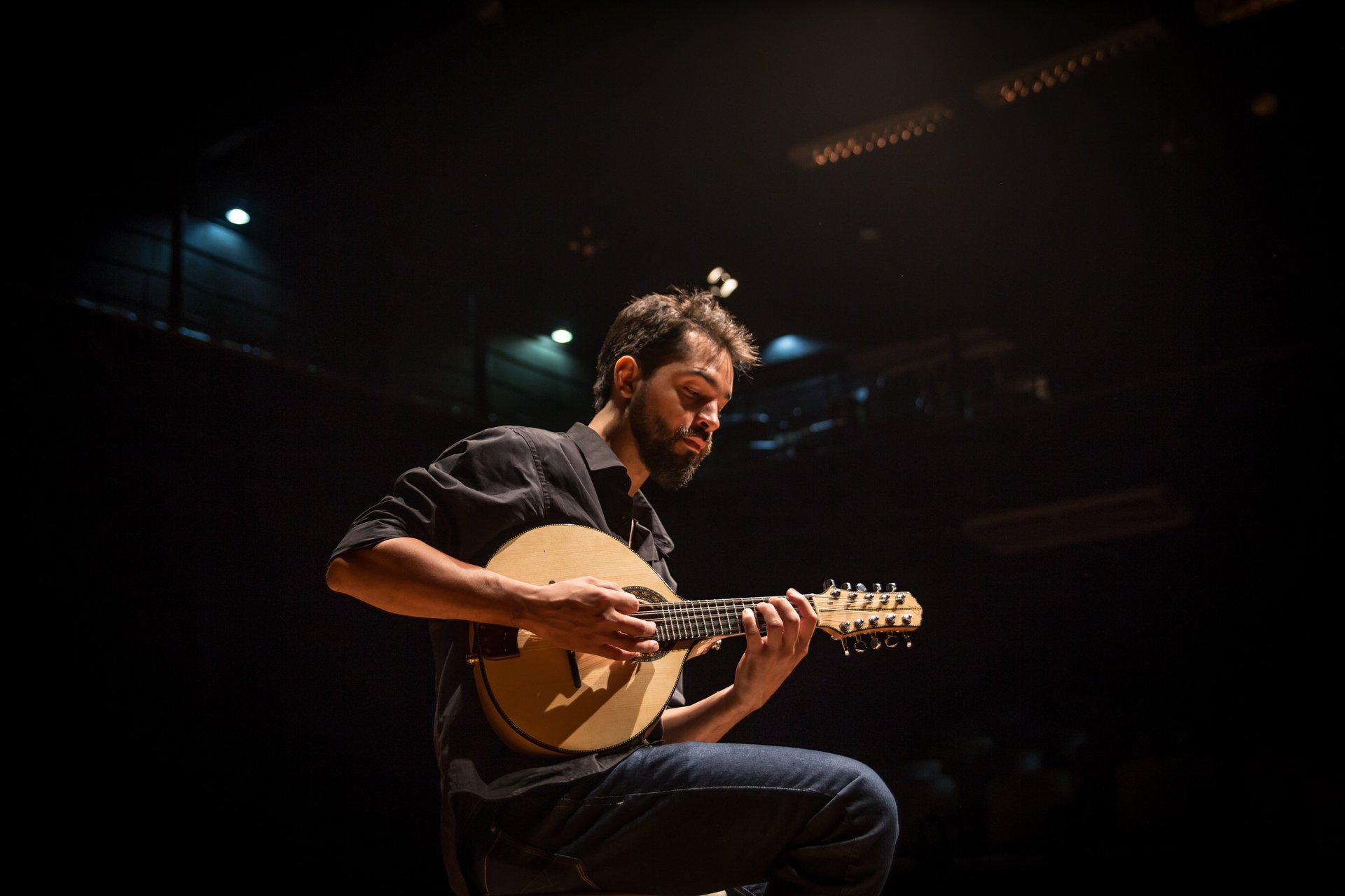 black and white bed linen