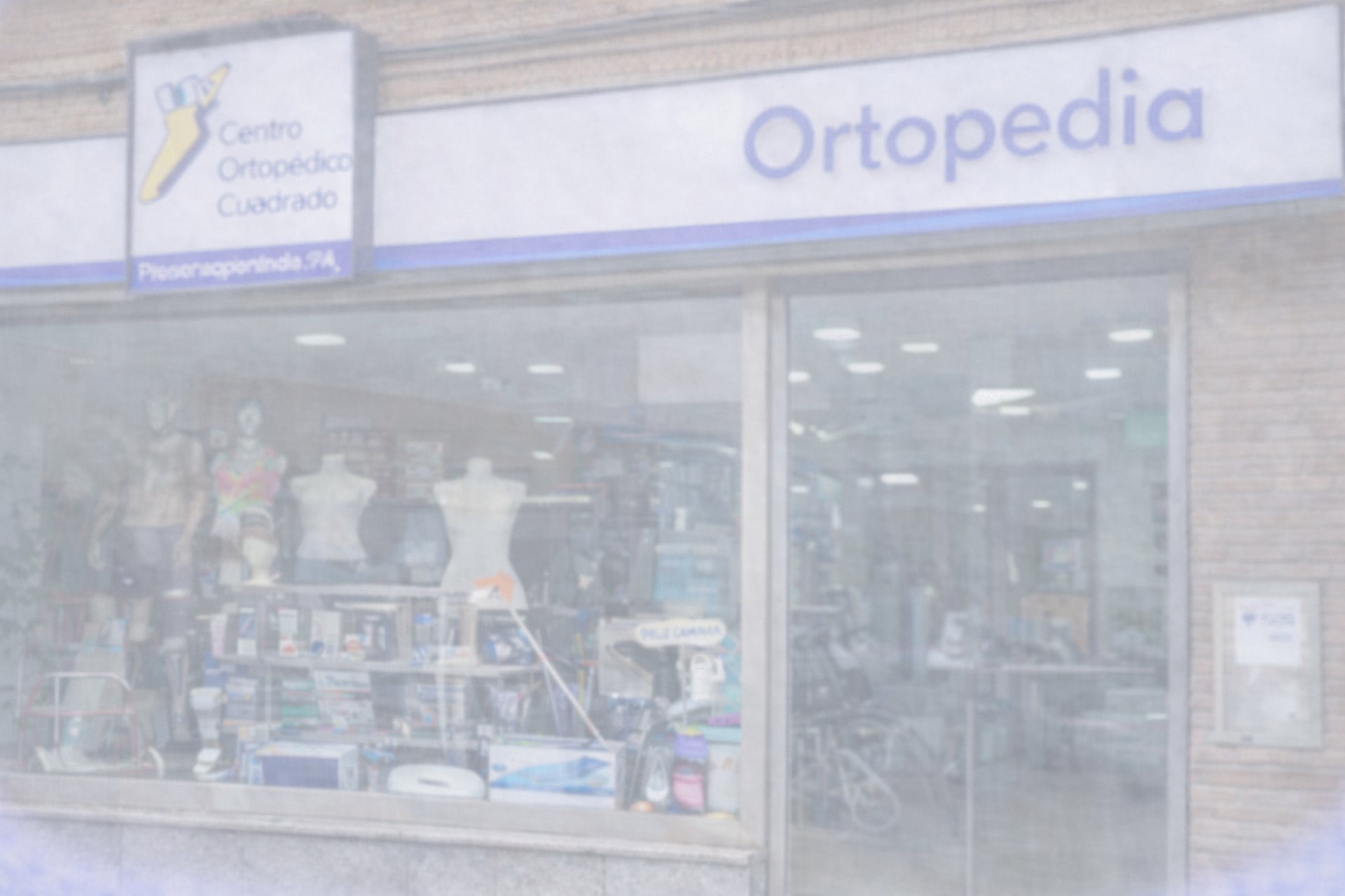 gray computer monitor