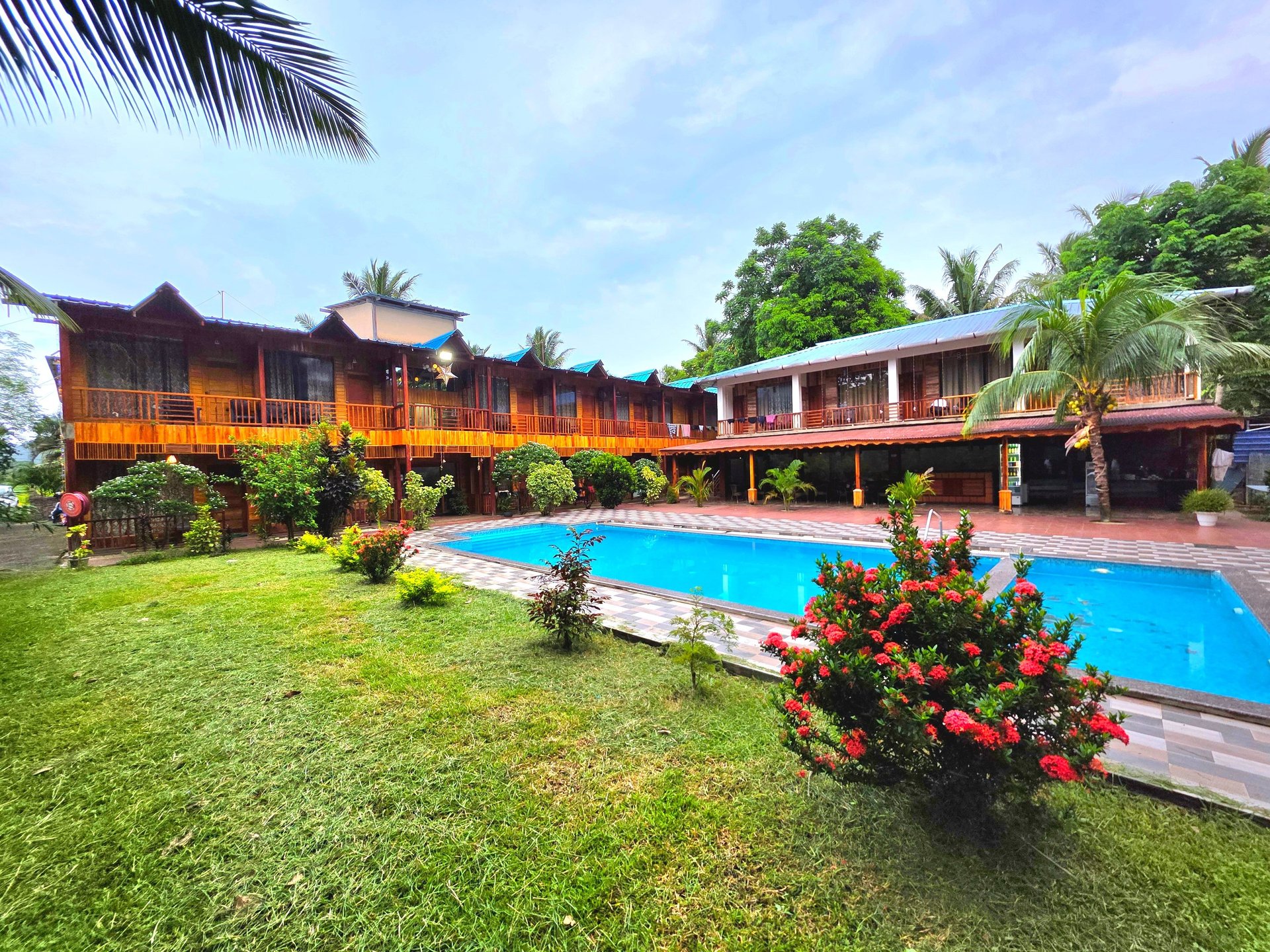 black and white bed linen