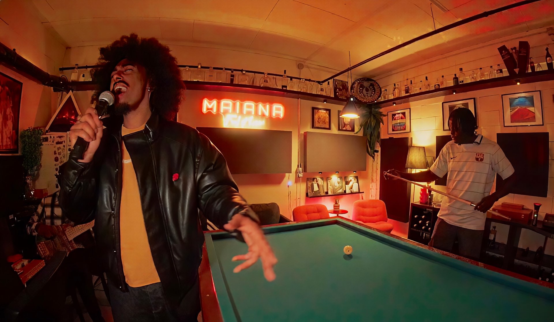 black and white bed linen