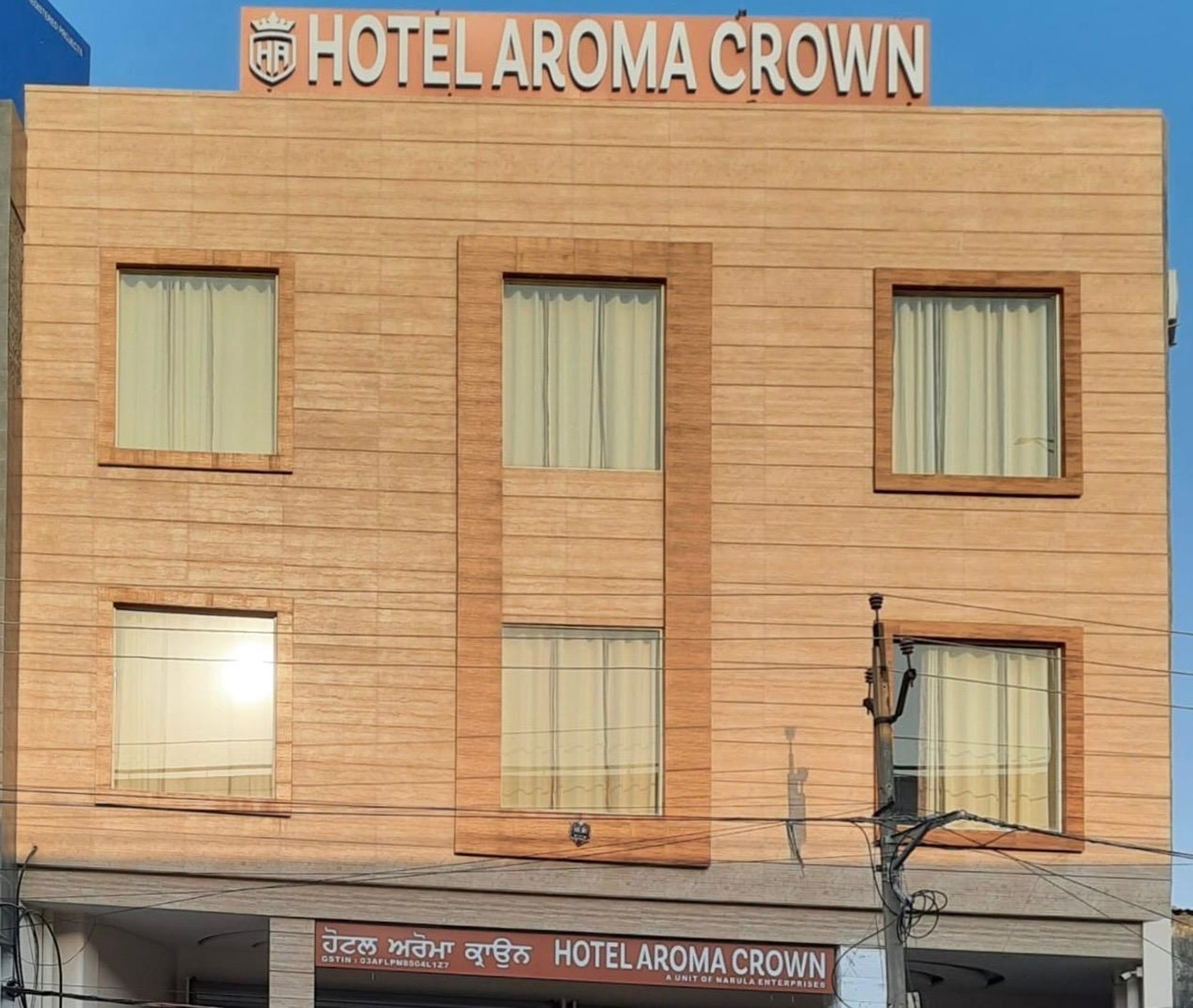 black and brown leather padded tub sofa