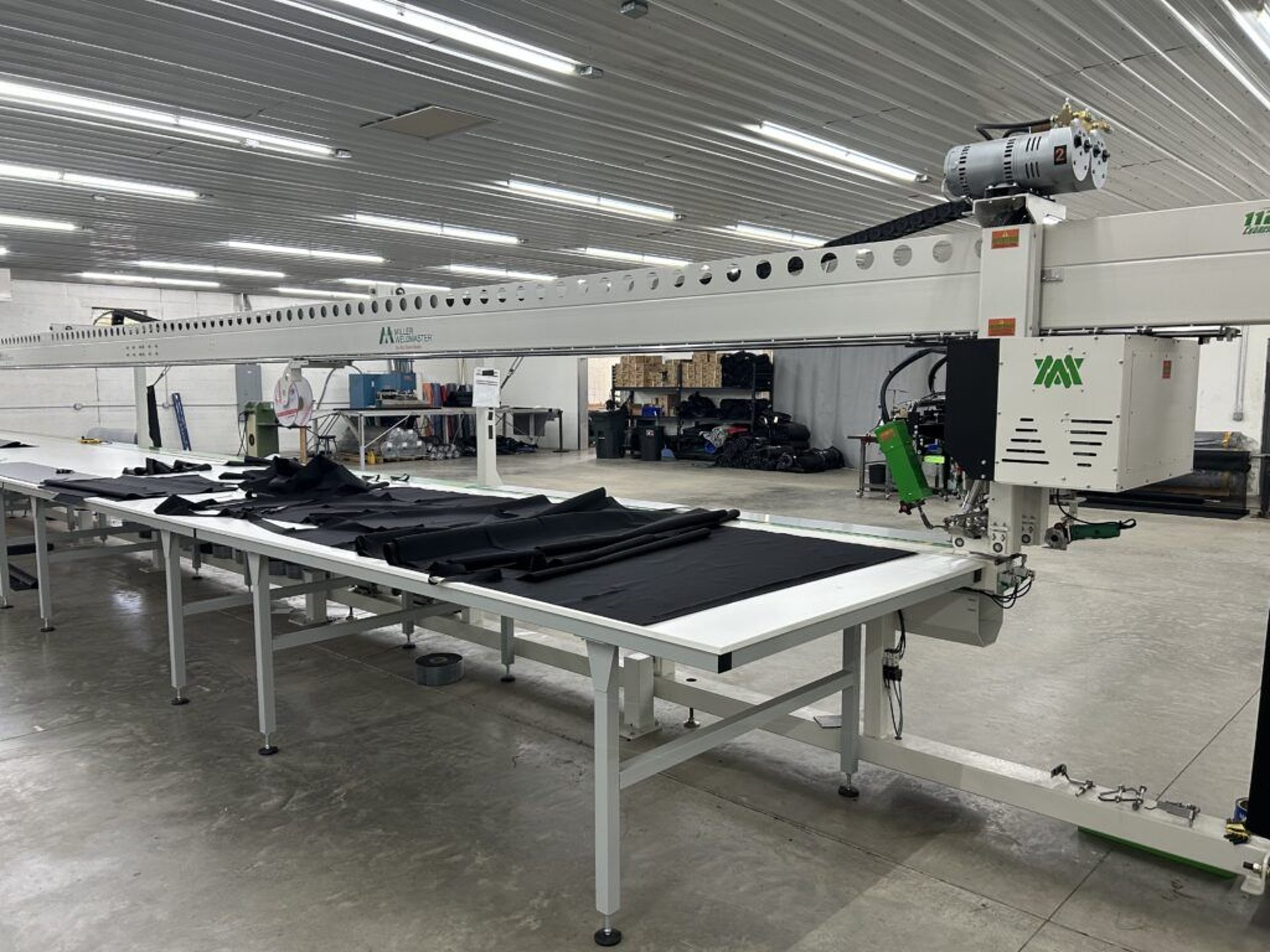 black and white bed linen