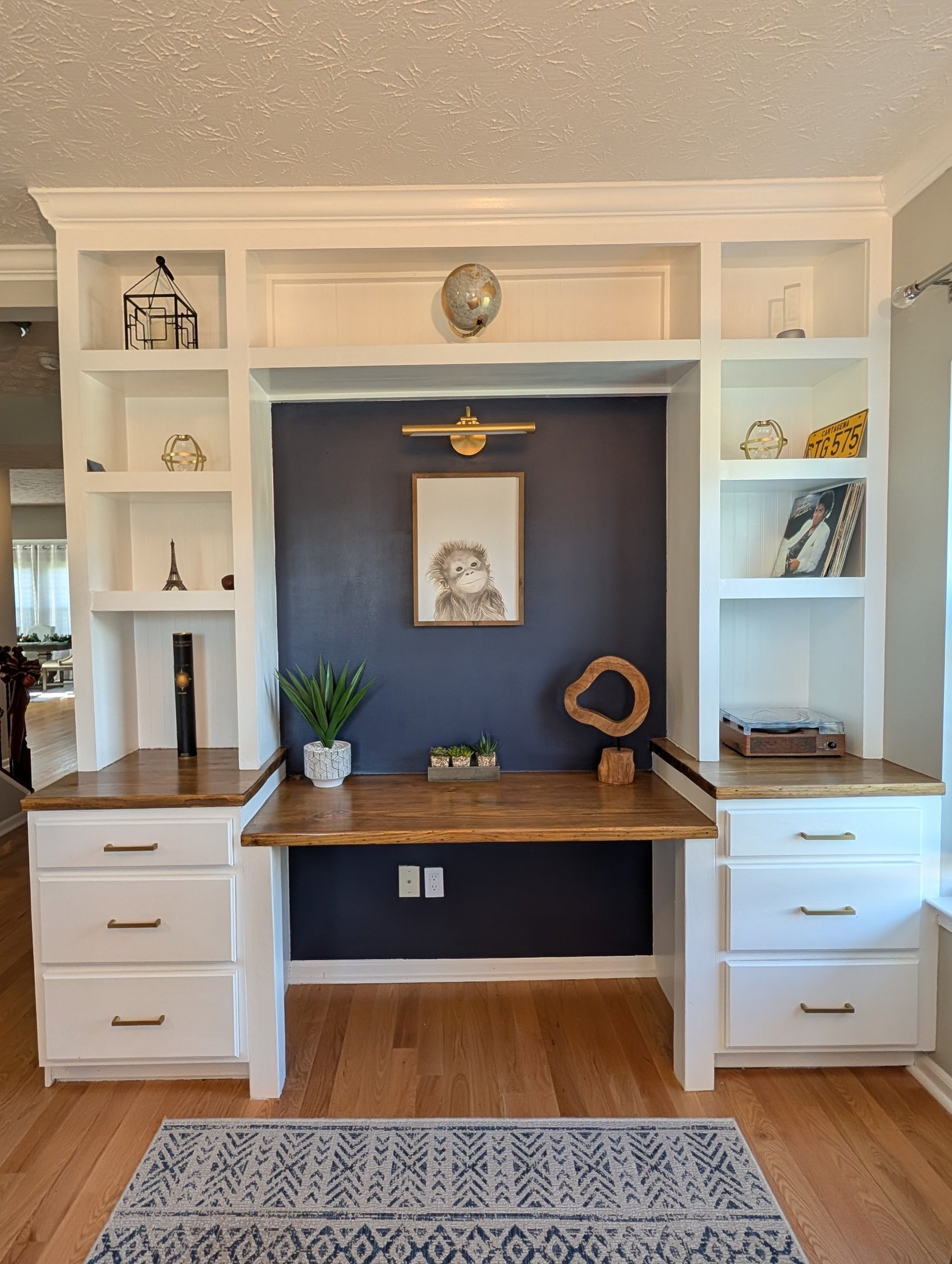 black and white bed linen