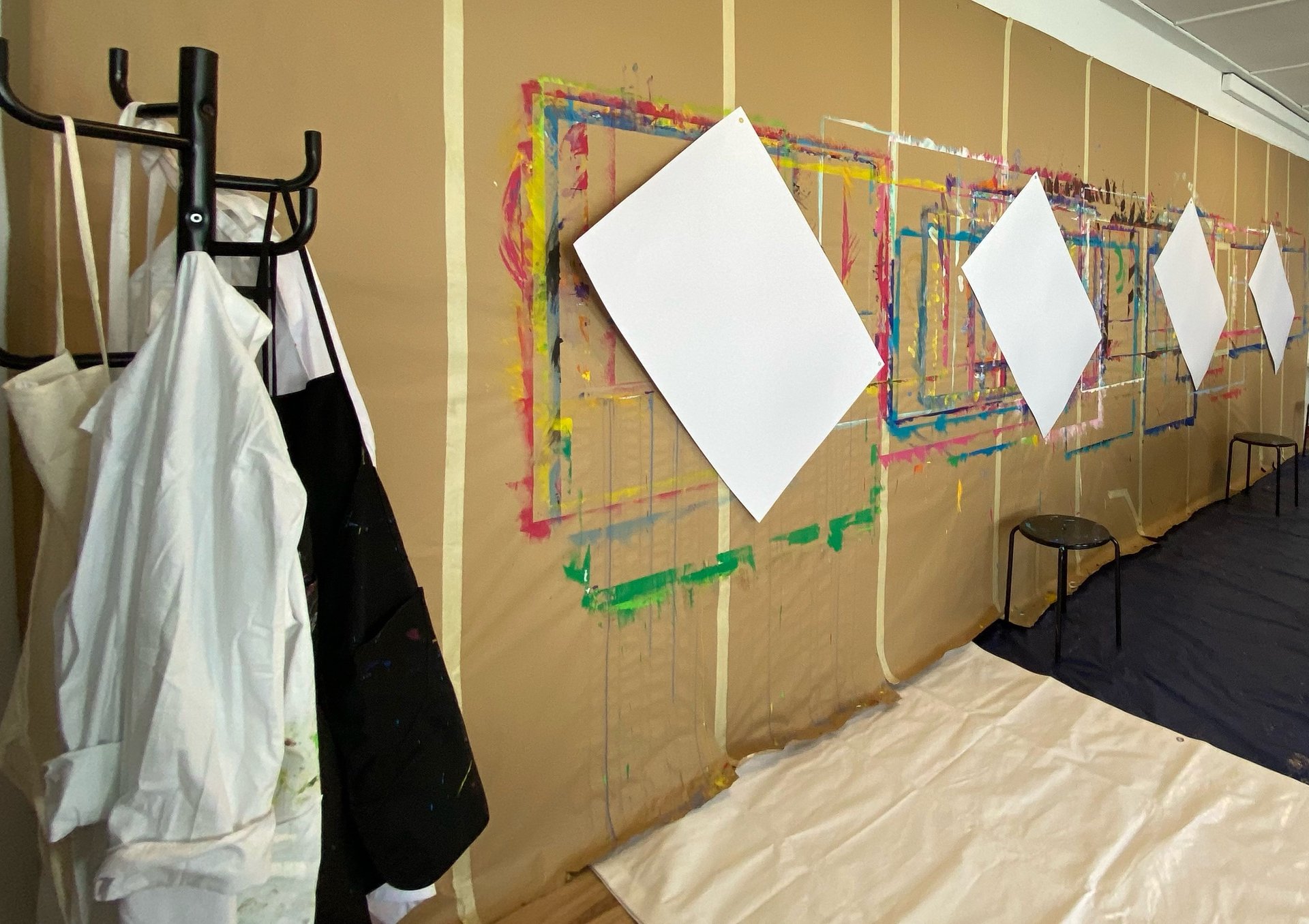 black and white bed linen