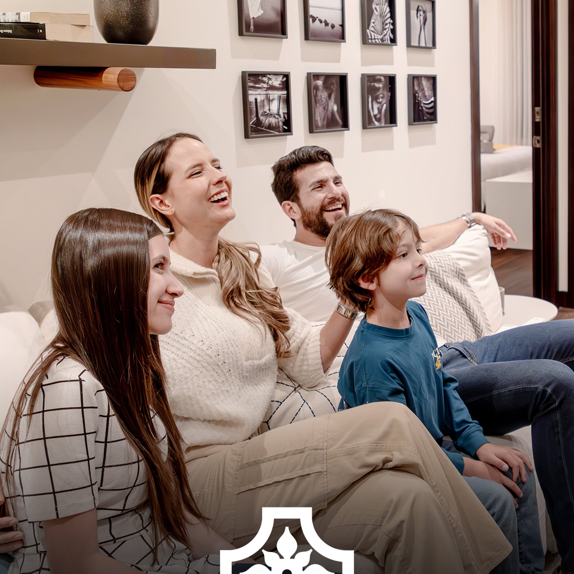 gray computer monitor