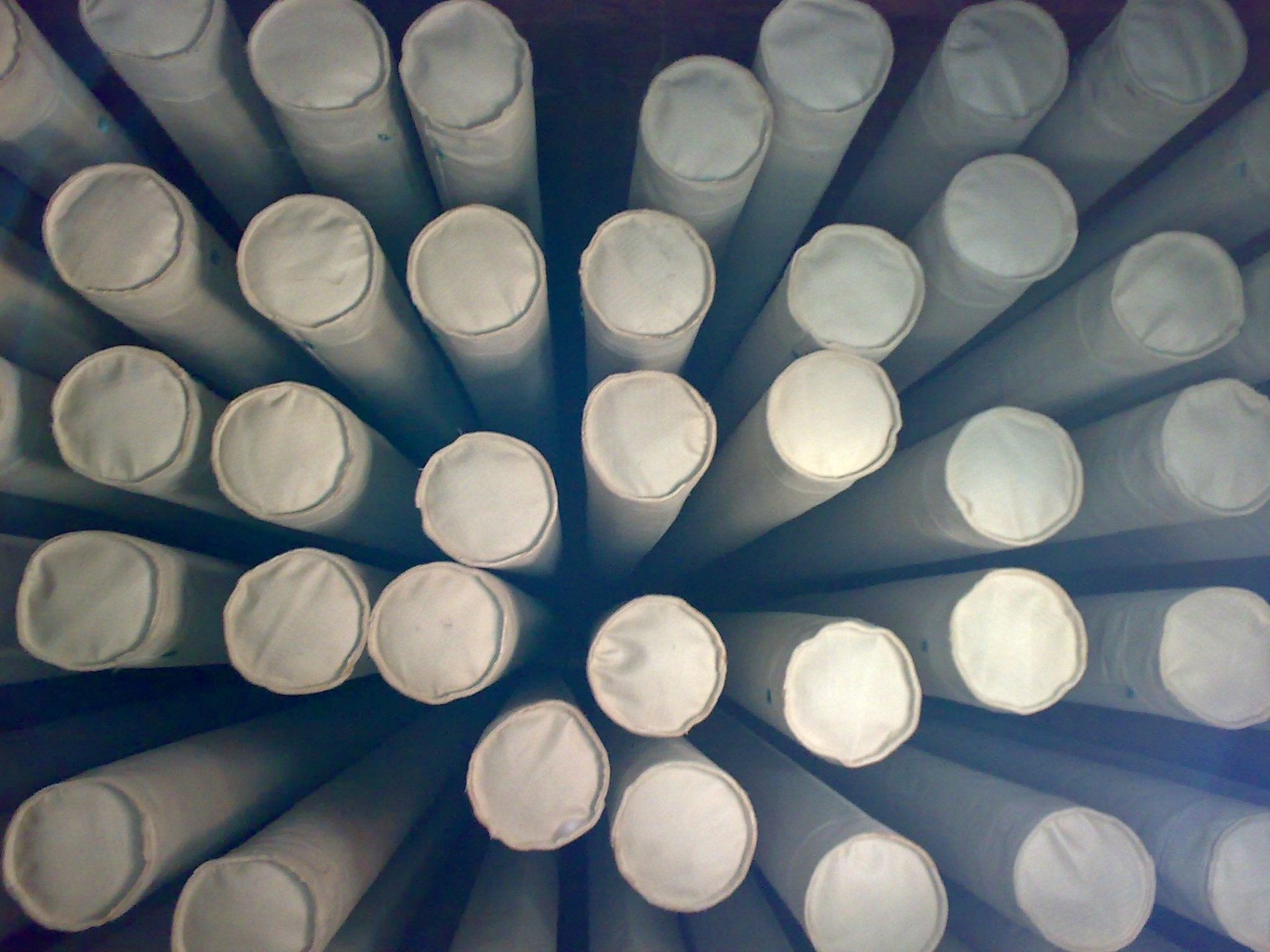 gray computer monitor