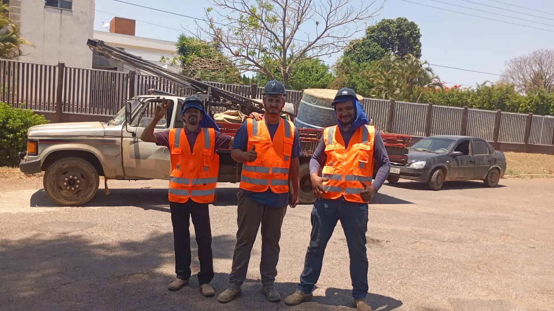 black and brown leather padded tub sofa