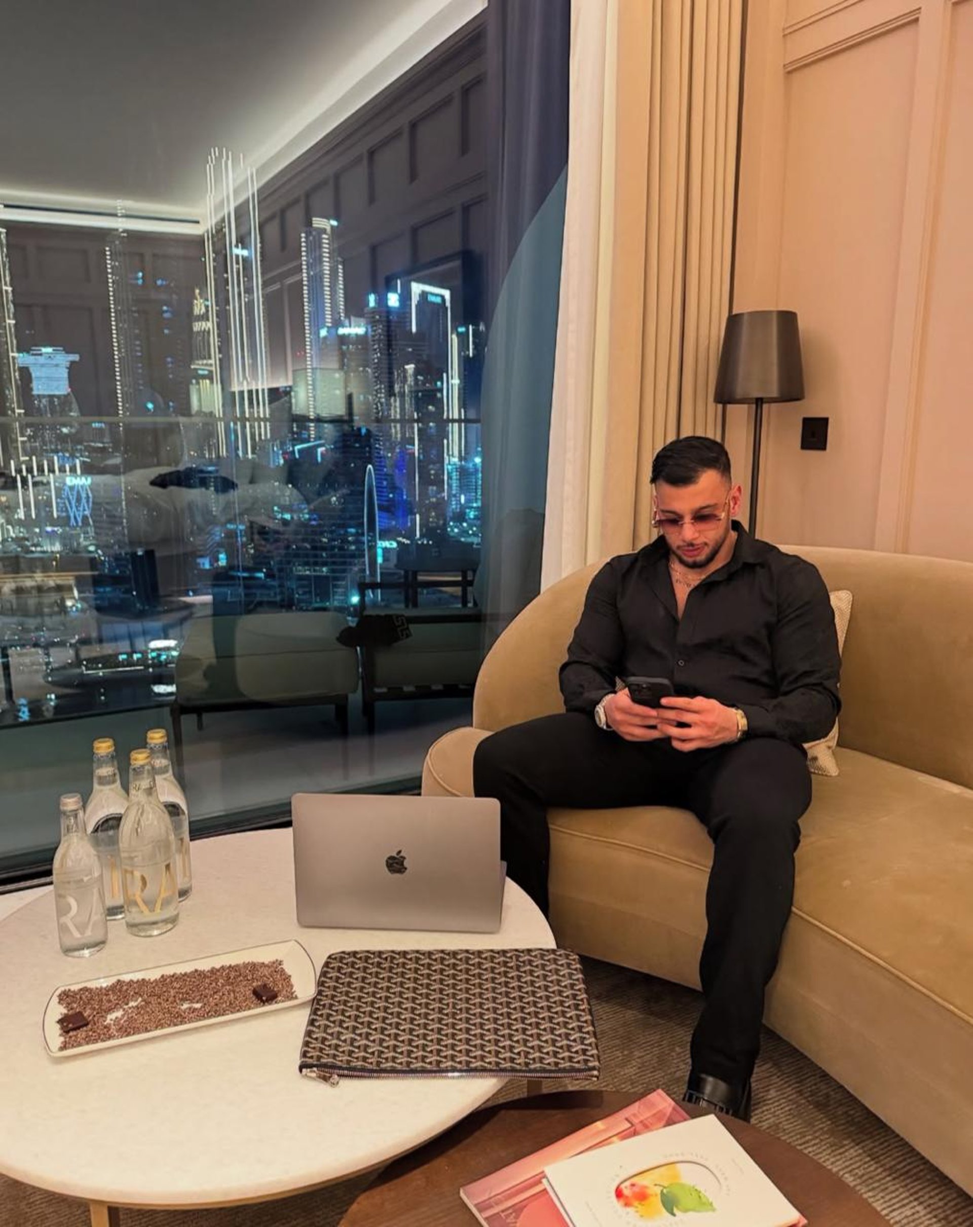 black and white bed linen