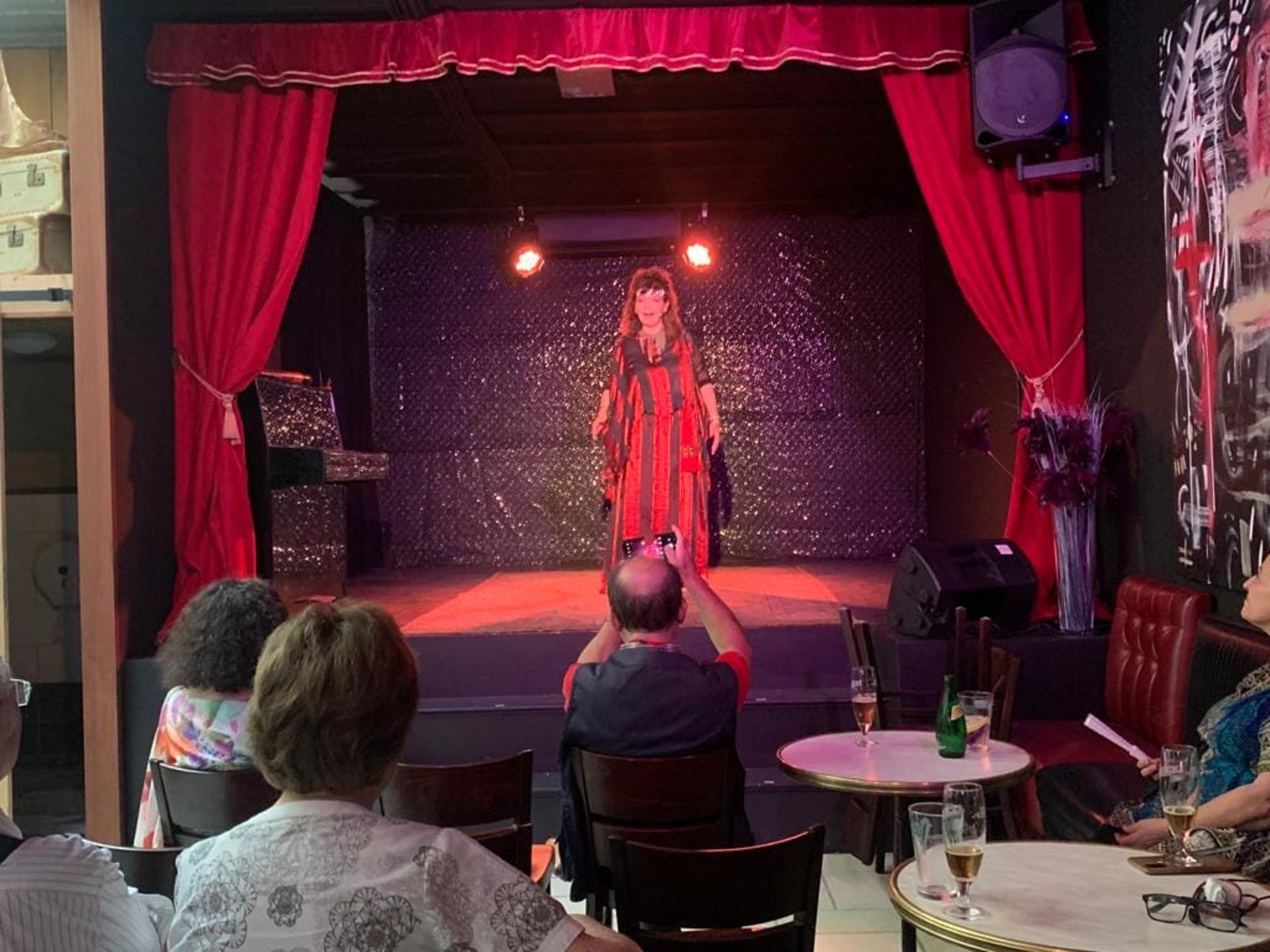 black and white bed linen