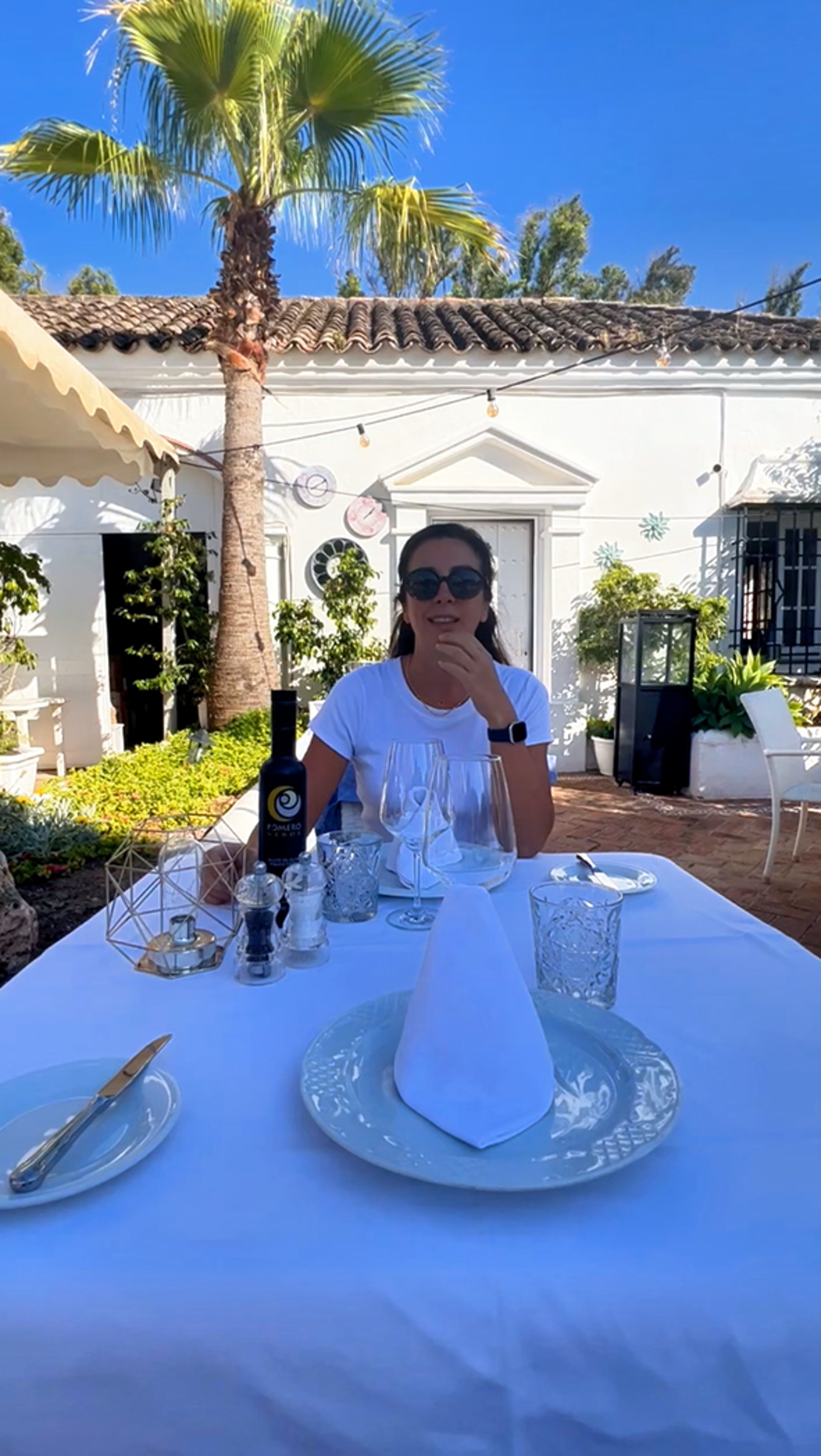 black and white bed linen