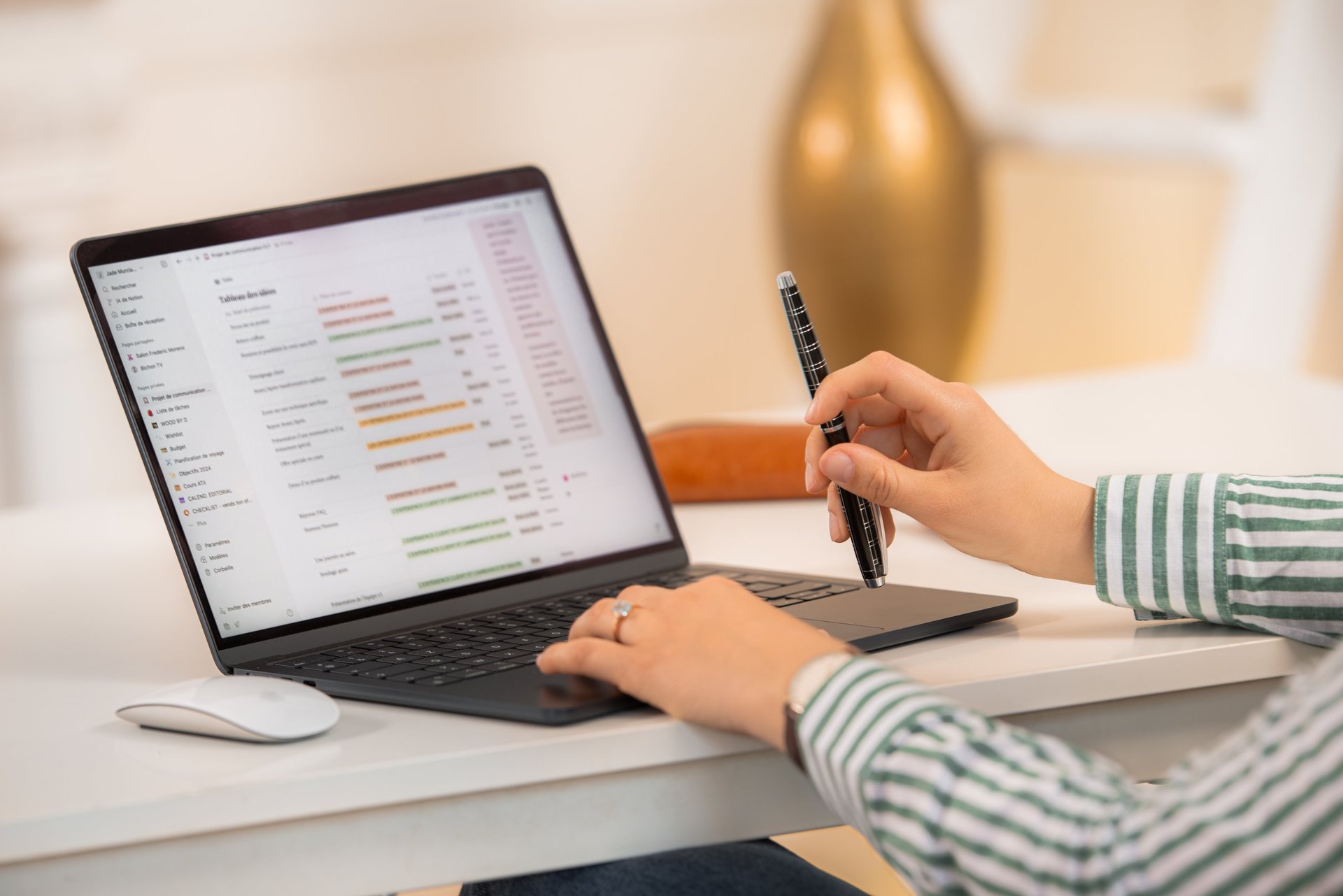 black and white bed linen