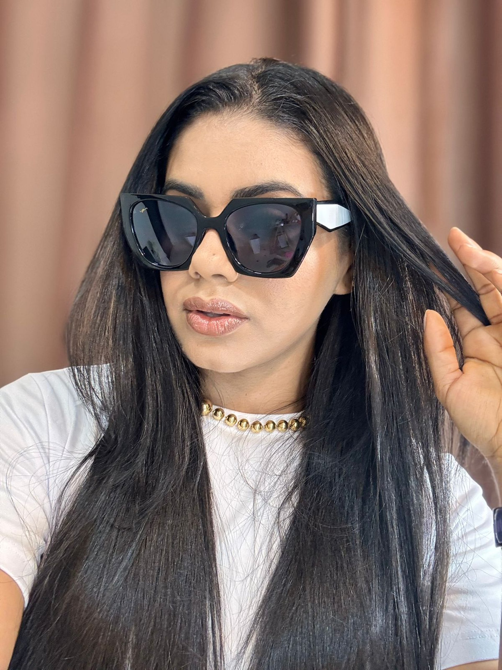 black and white bed linen