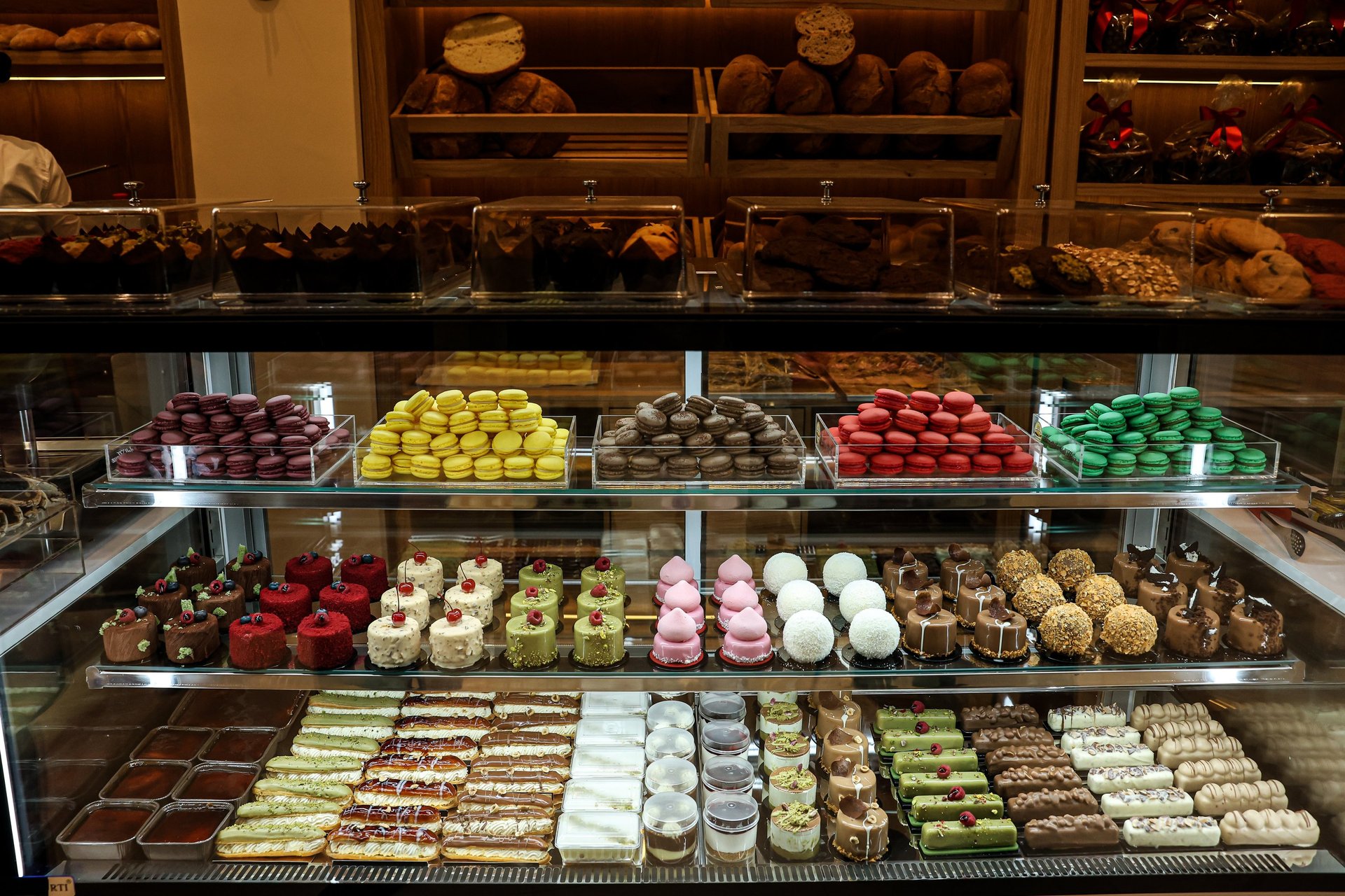 black and brown leather padded tub sofa