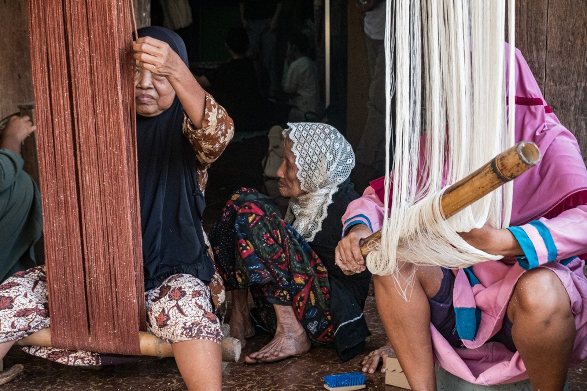 black and white bed linen