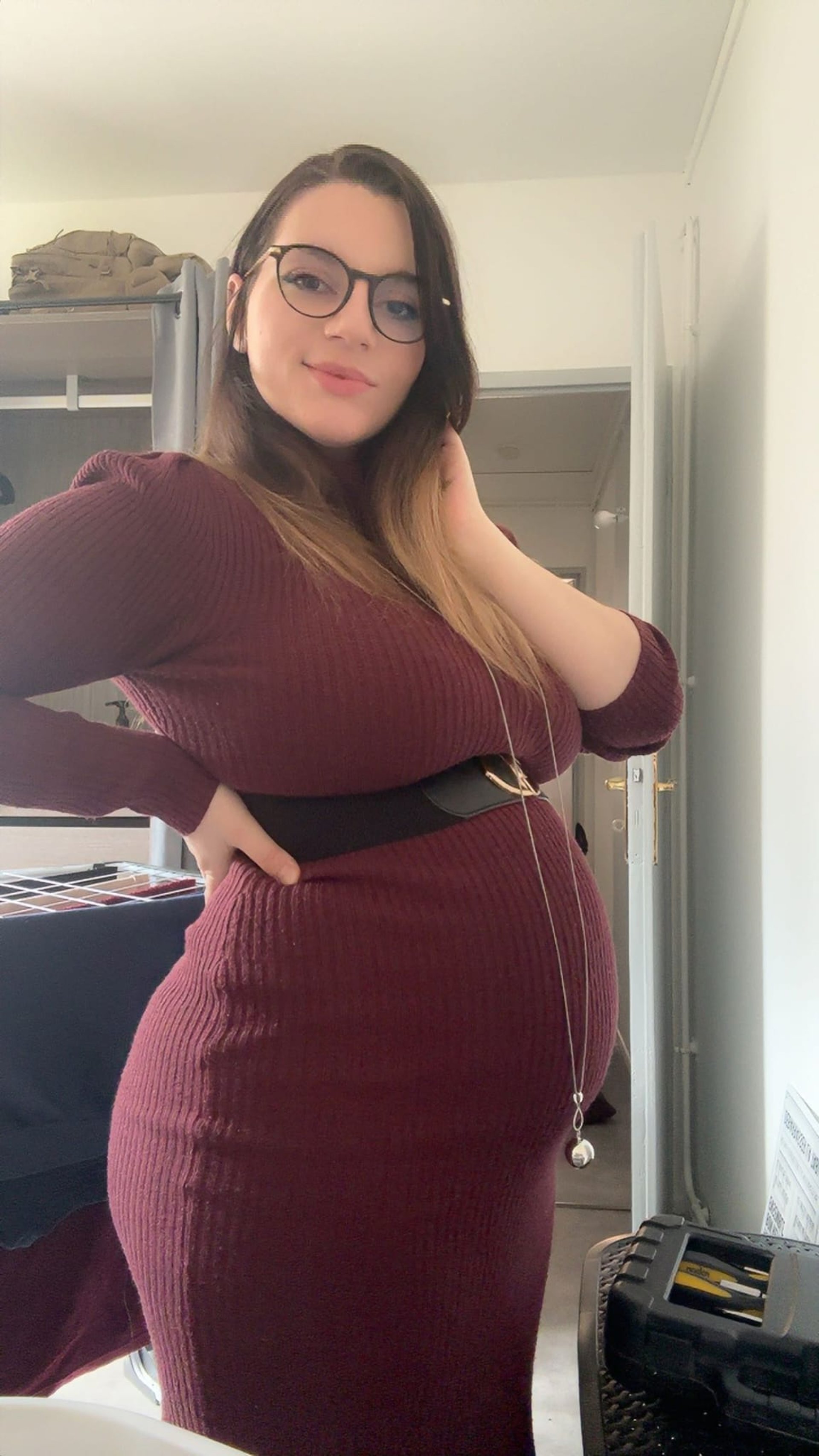 gray computer monitor